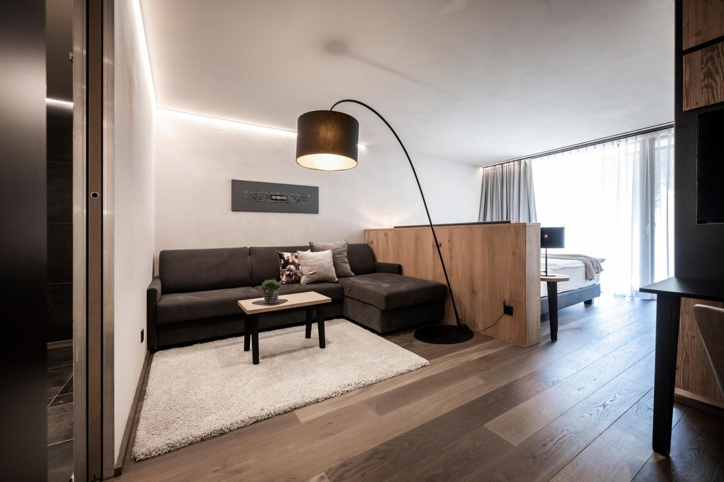 Family Room with Garden View - Photo 4