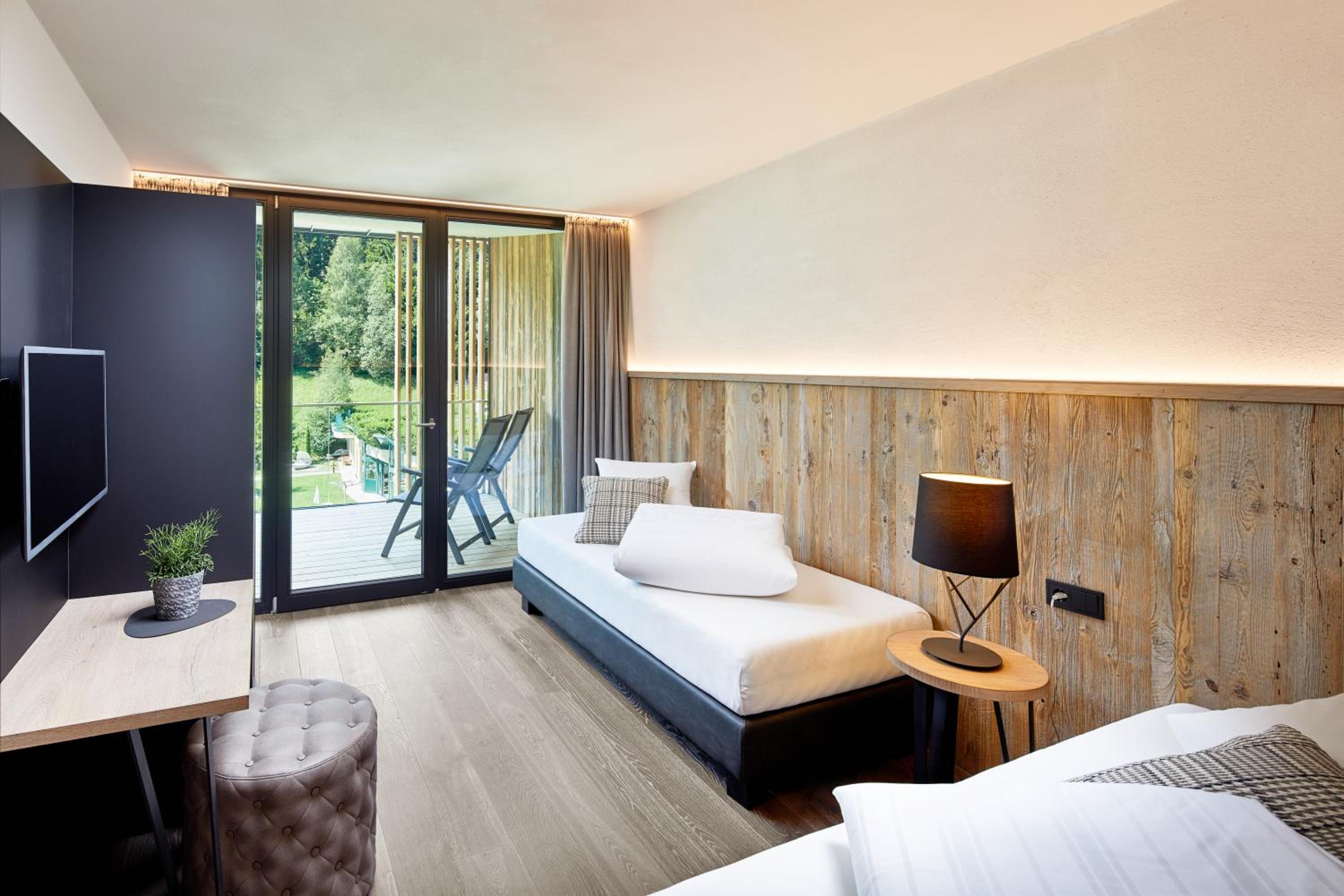 Deluxe Family Suite