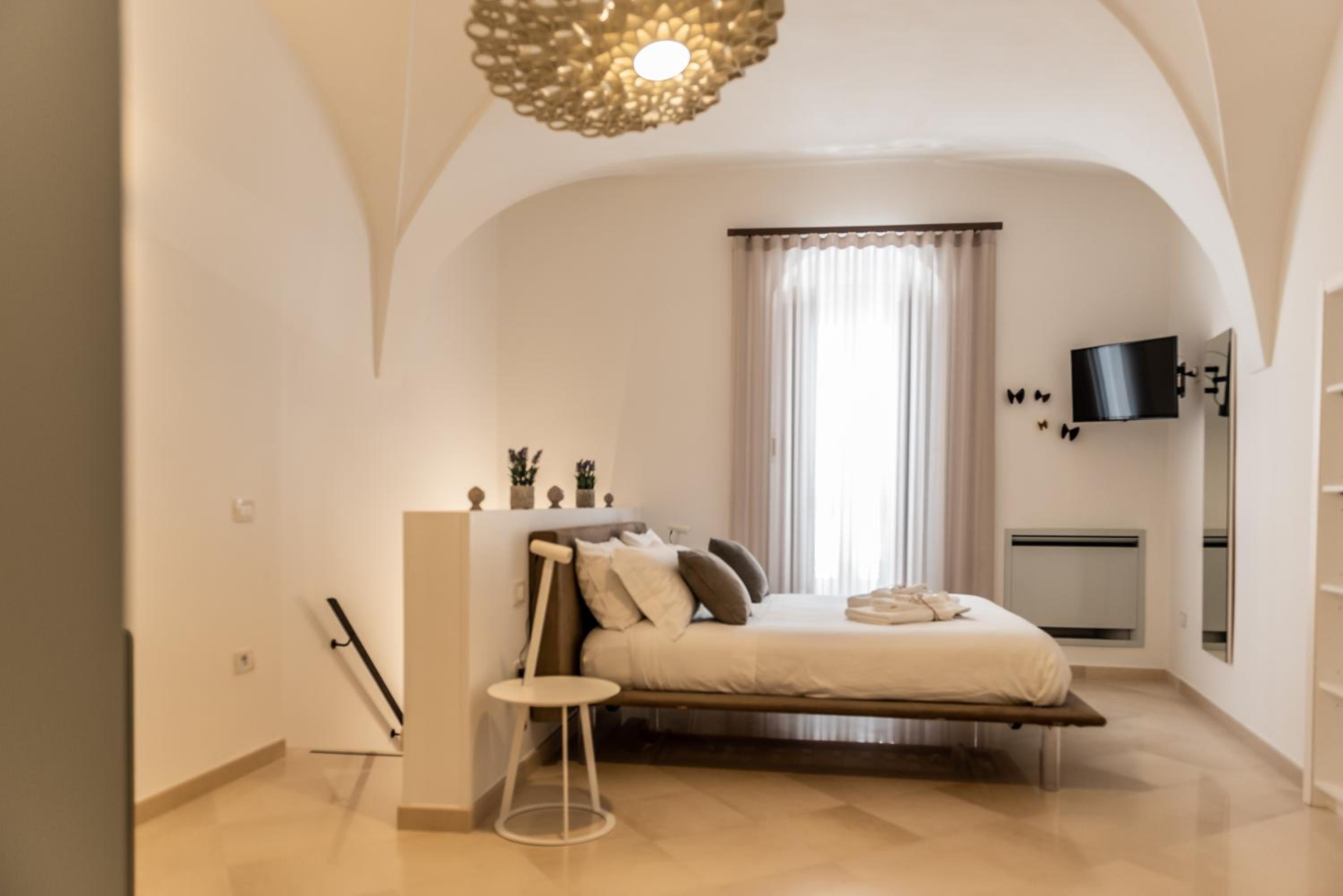 Deluxe Room - Photo 1