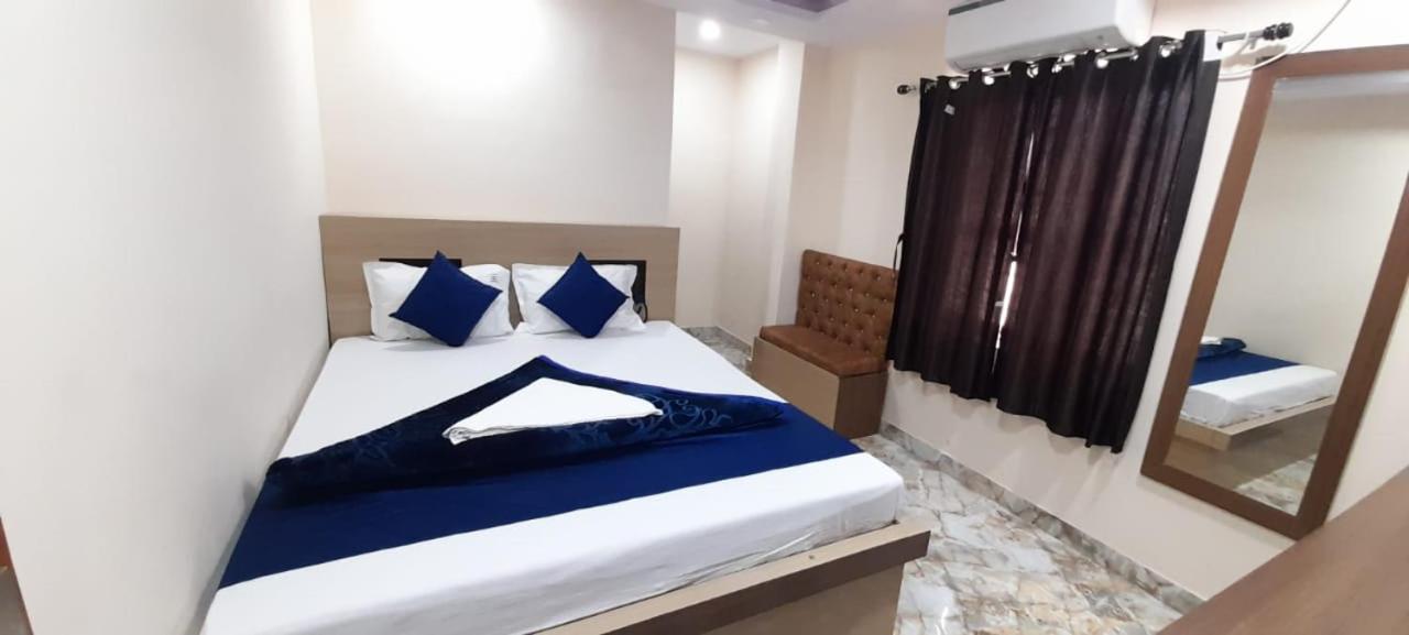 Standard Double Room - Photo 9
