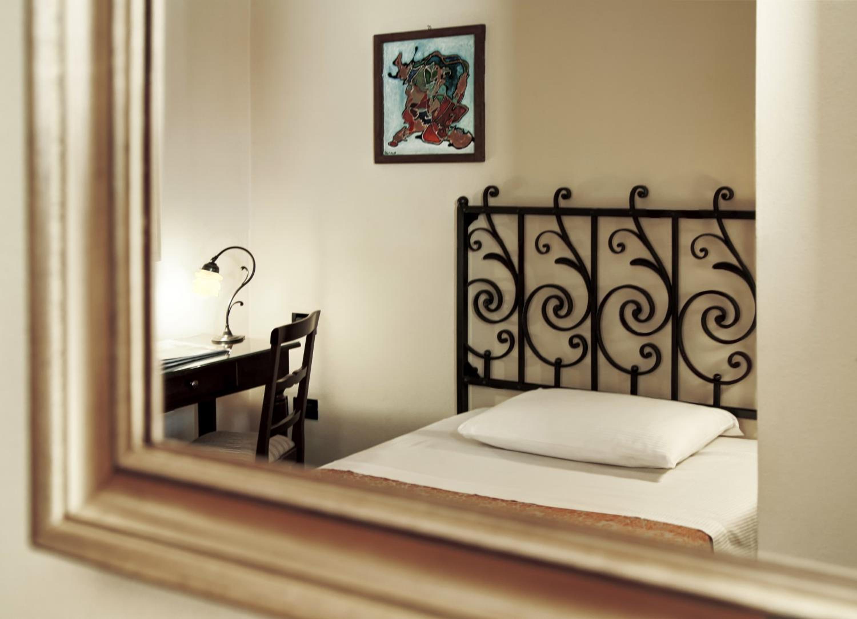 Single Room photo 3
