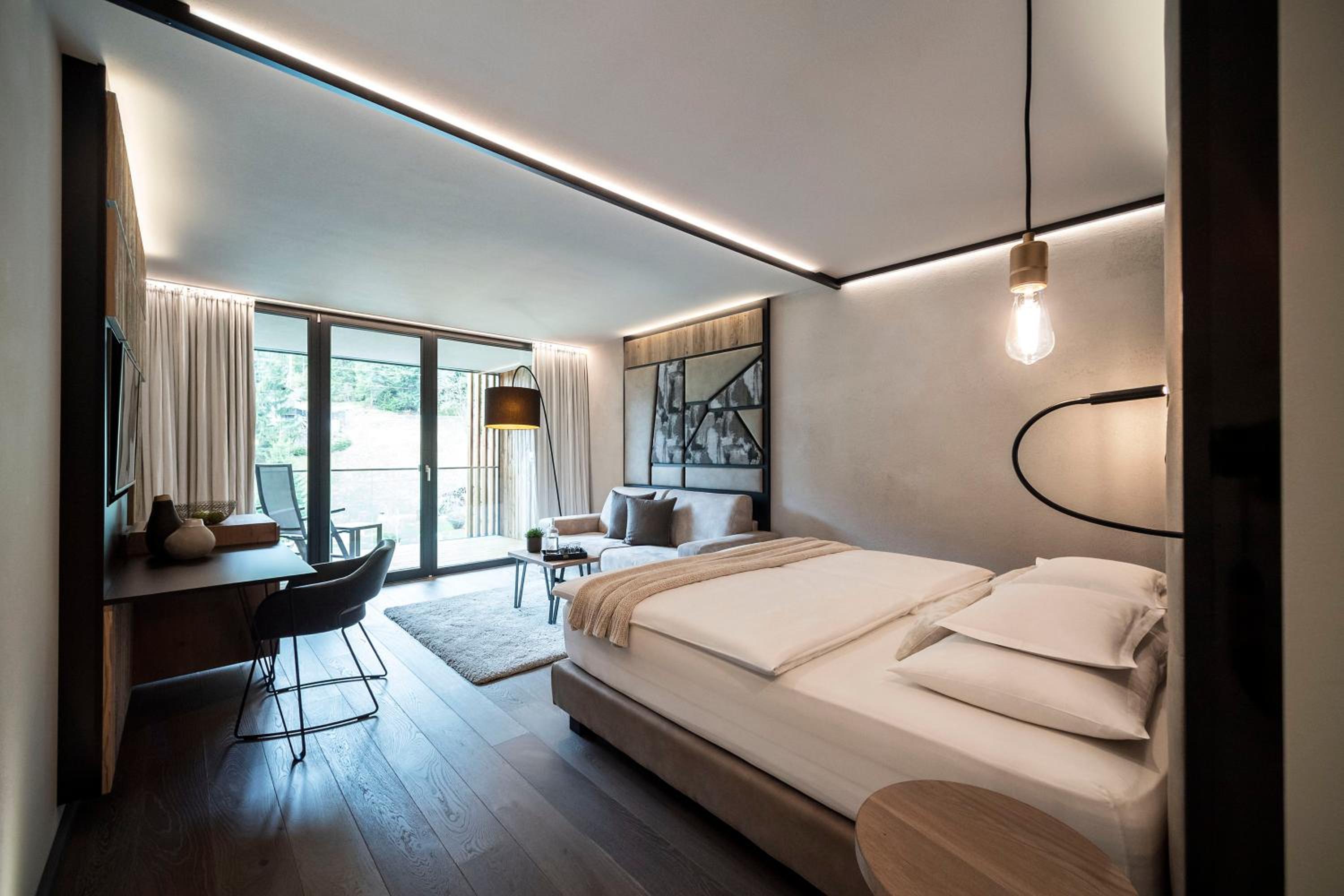 Superior Twin Room with Garden View - Photo 4
