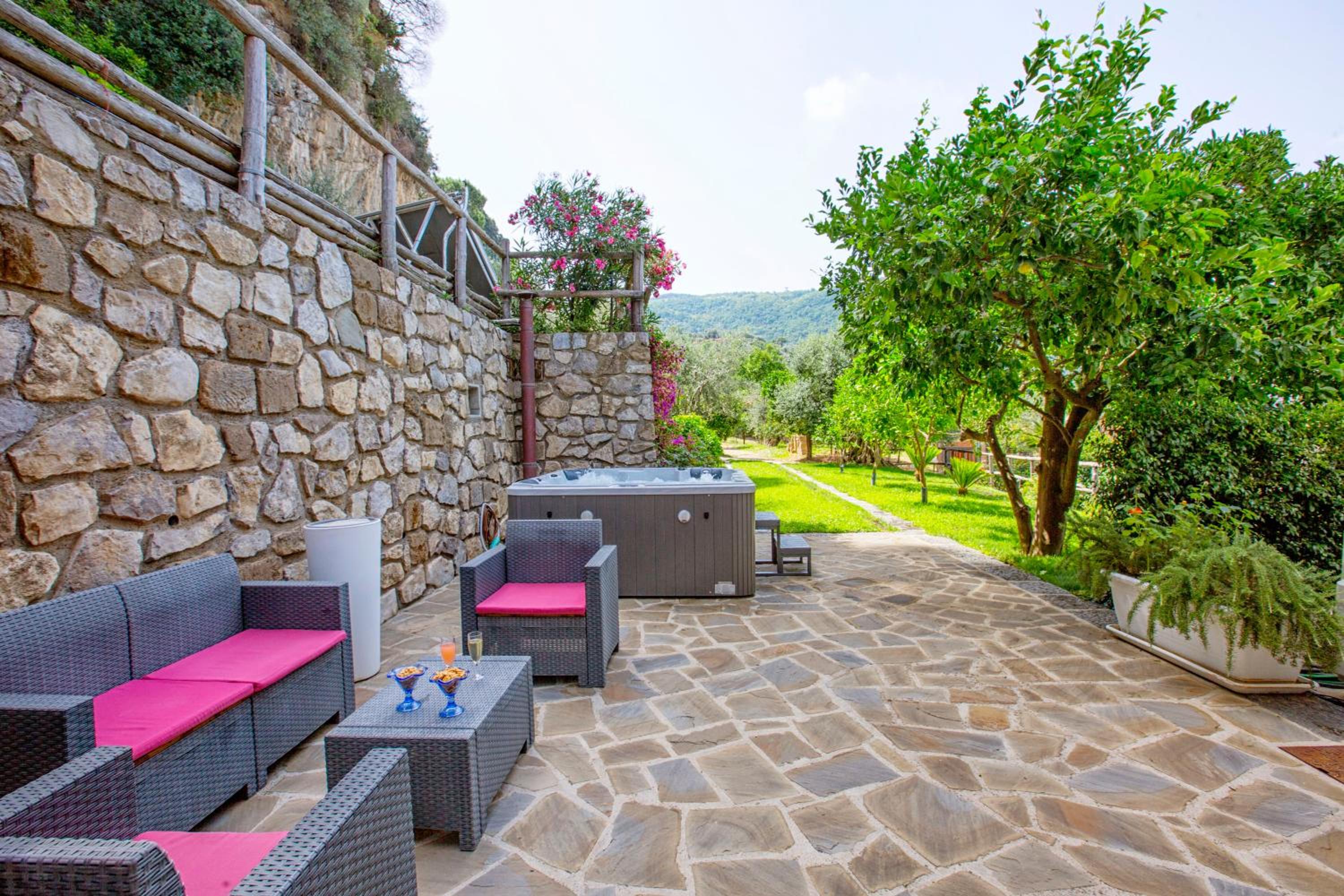 Deluxe Double Room with Sea View - Photo 15