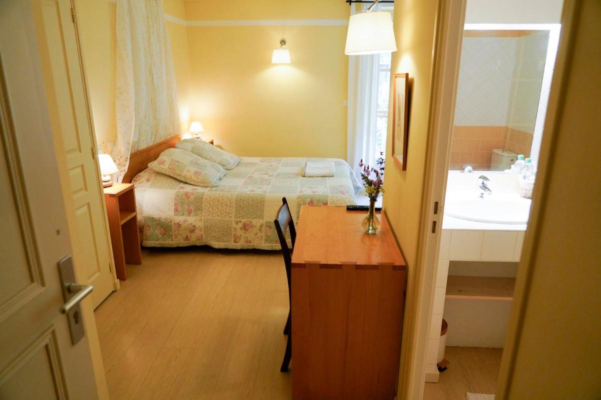 Double Room with Extra Bed photo 3