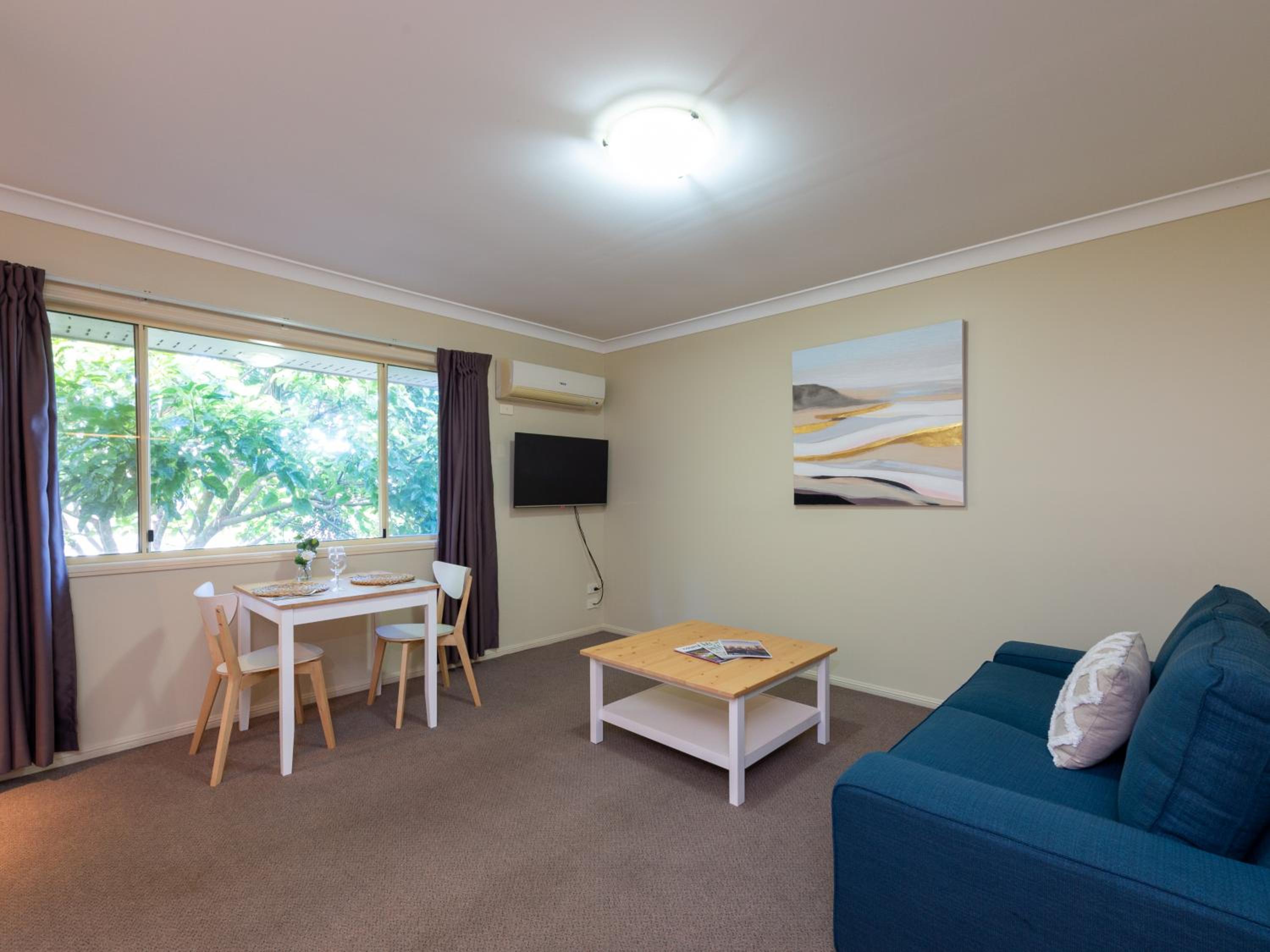 One-Bedroom Apartment with King Bed