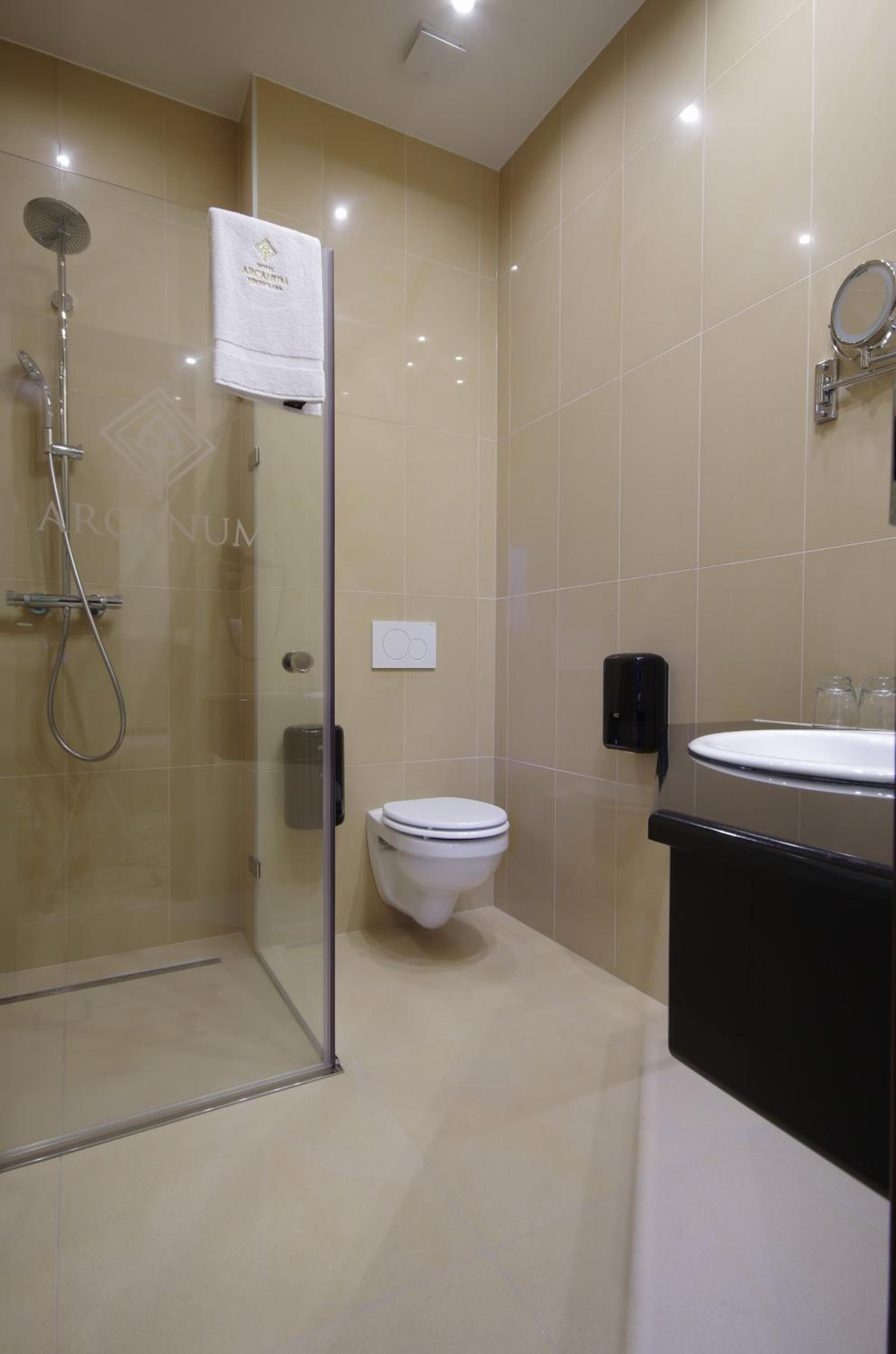 Standard Double Room - Photo 2