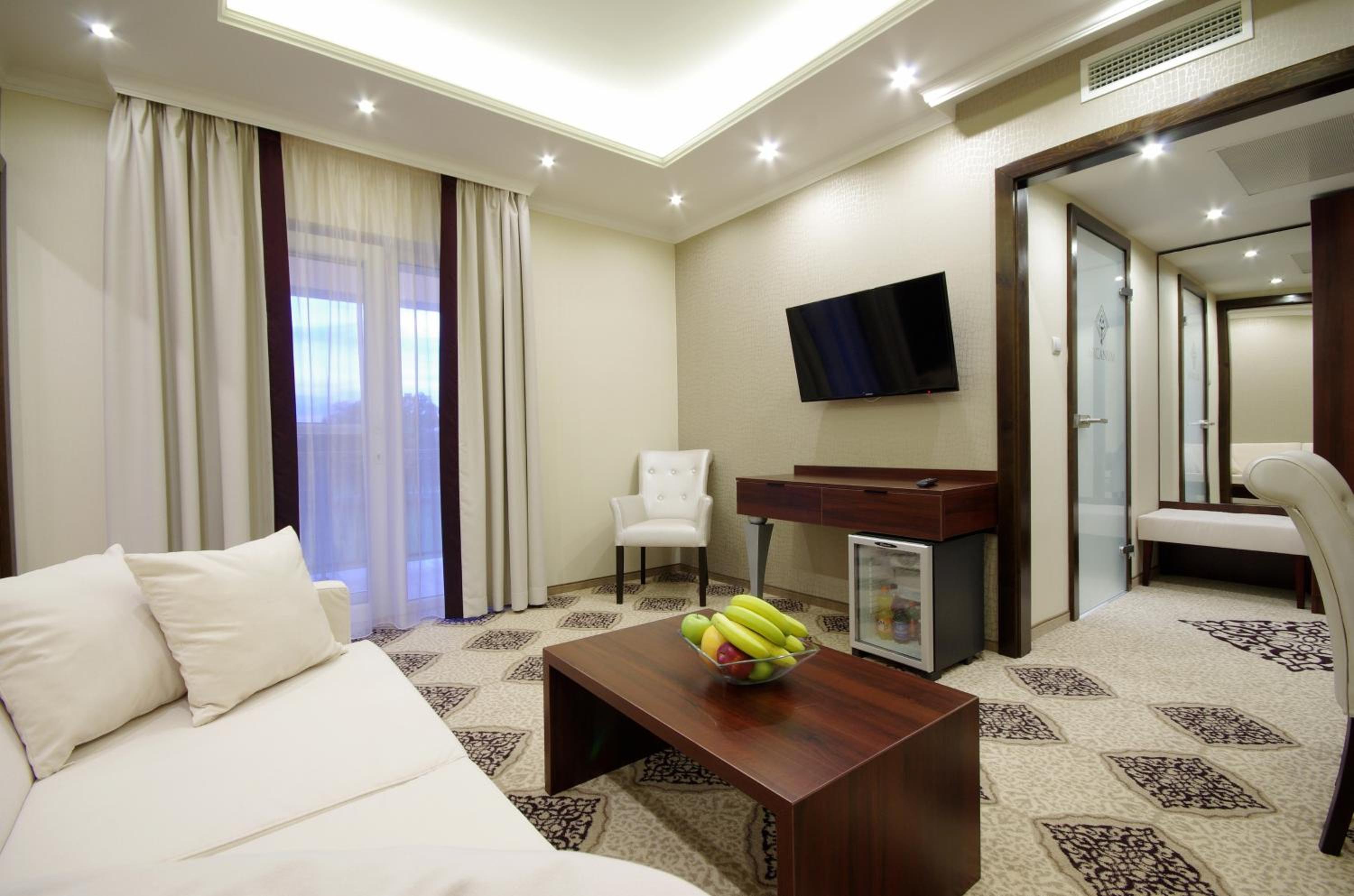 Deluxe Double Room with Balcony - Photo 1