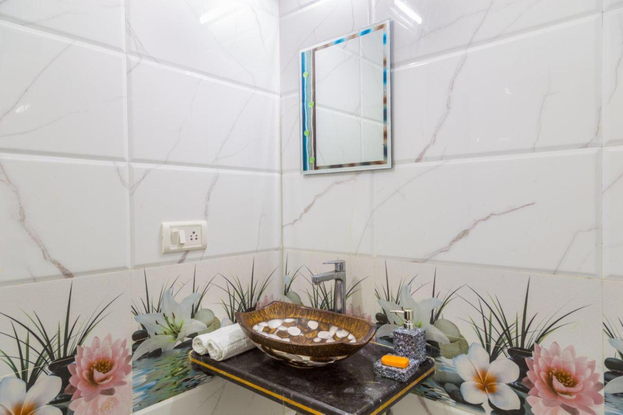 Deluxe Room With Garden View and Balcony (Ground Floor) - Photo 2