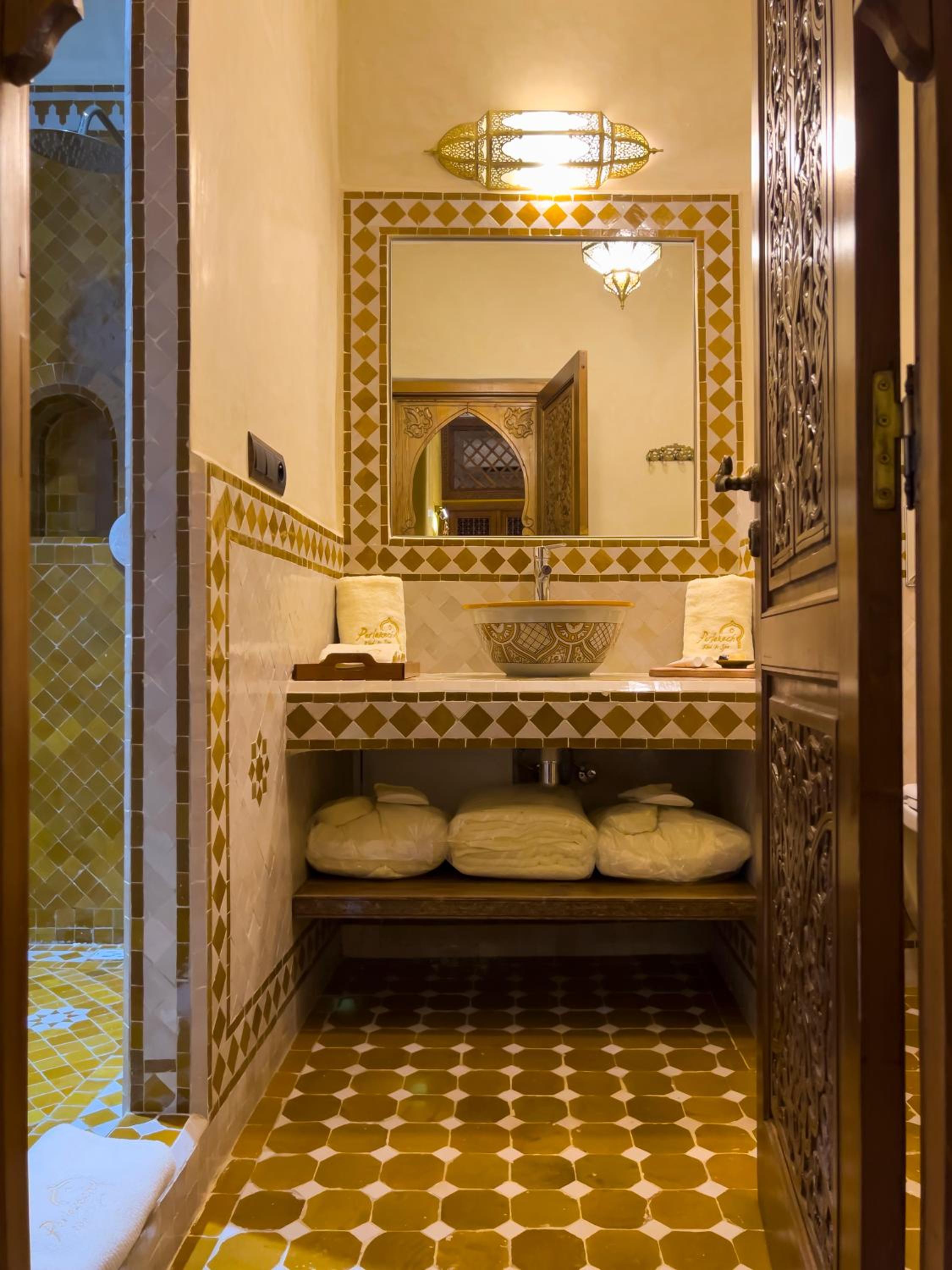 Deluxe Suite - Photo 9