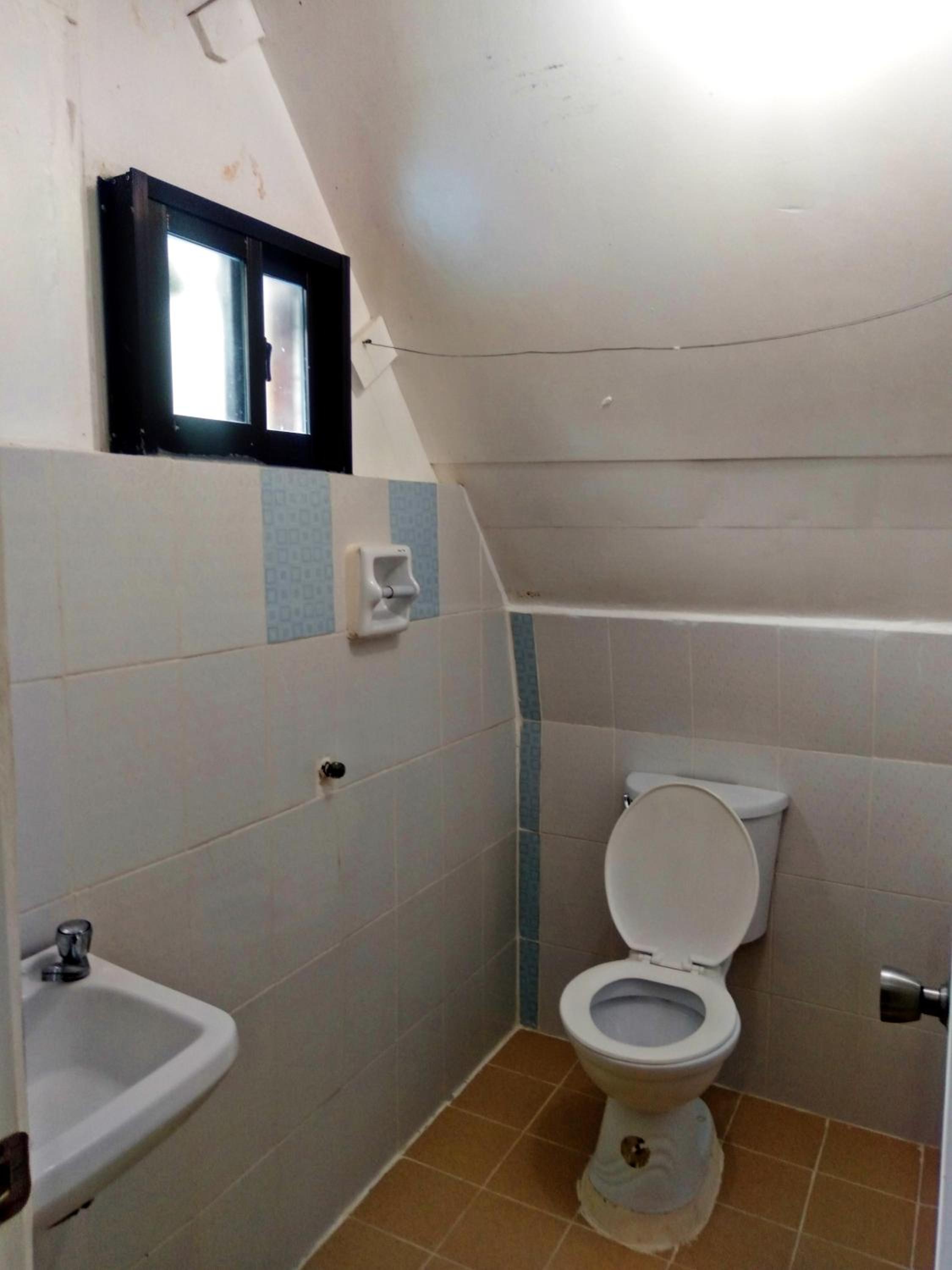 Double or Twin Room with Bathroom - Photo 2