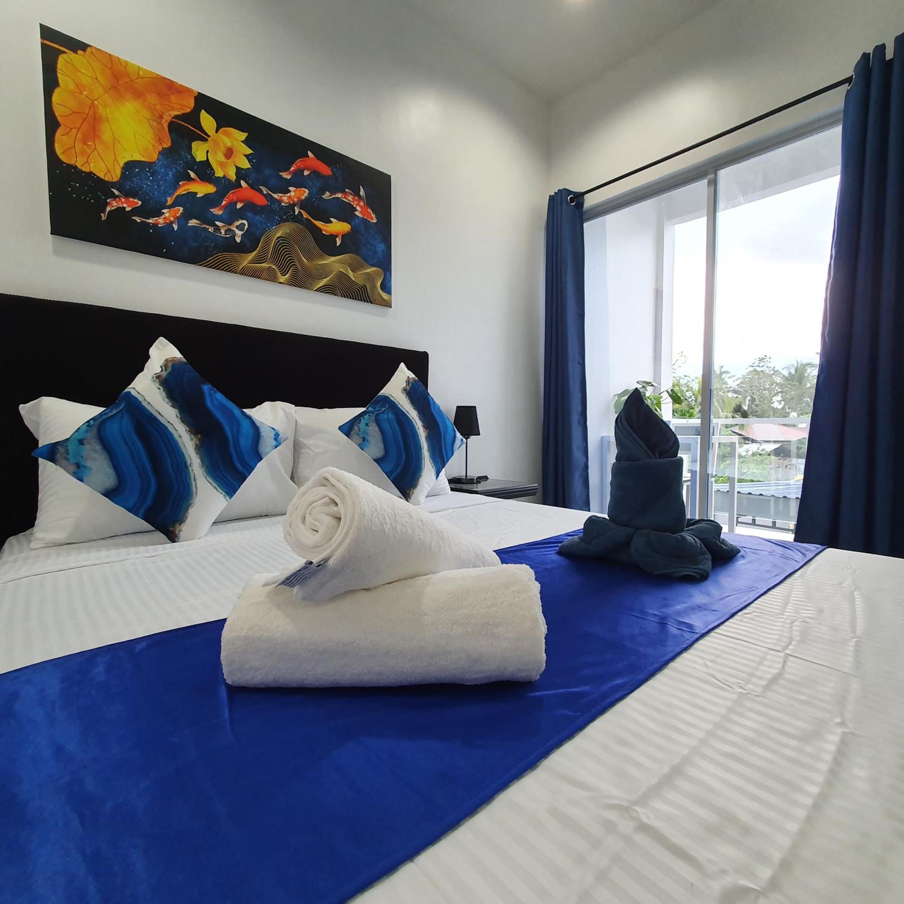 Queen Room with Pool View - Photo 1
