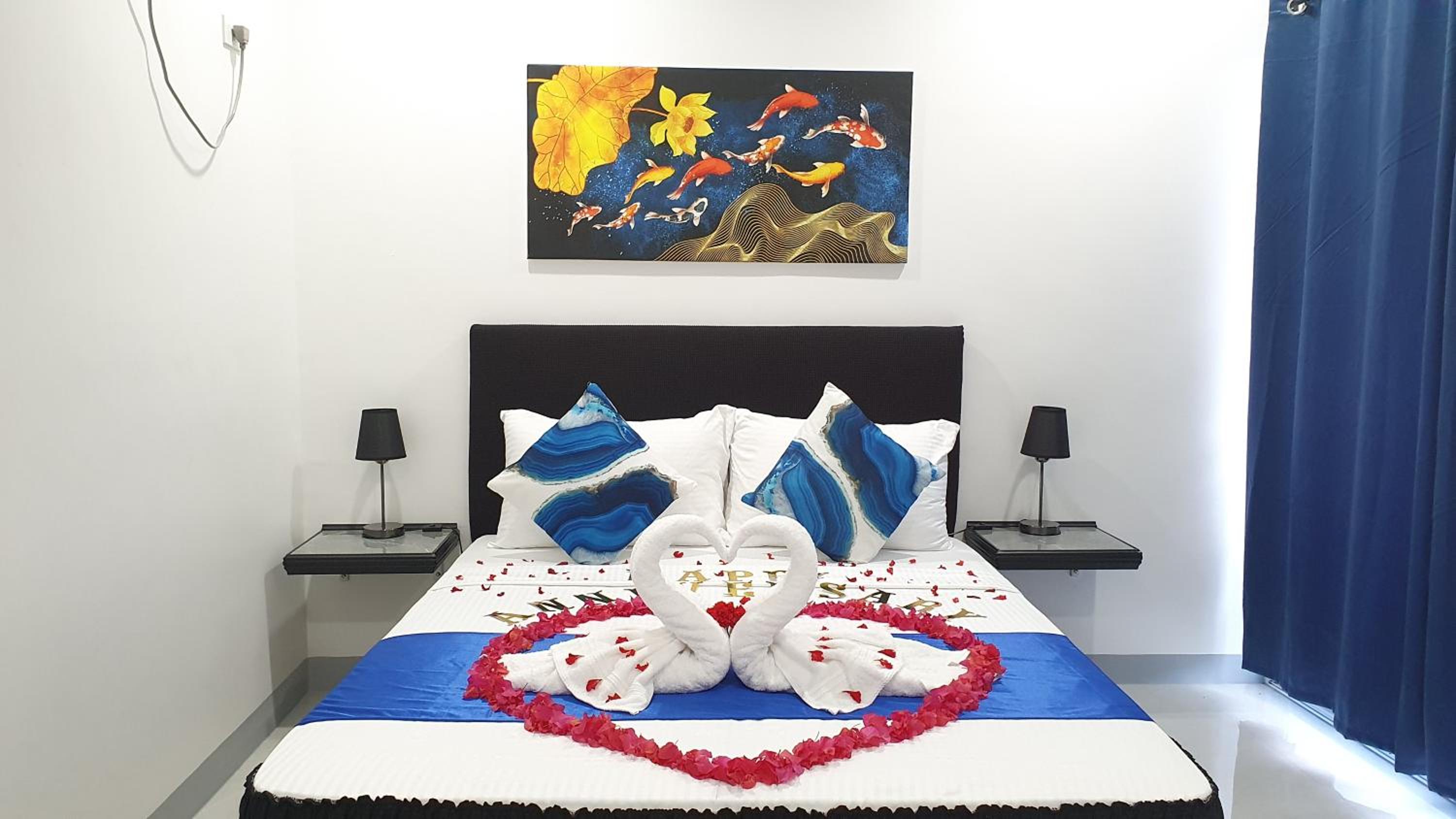Queen Room with Pool View - Photo 2