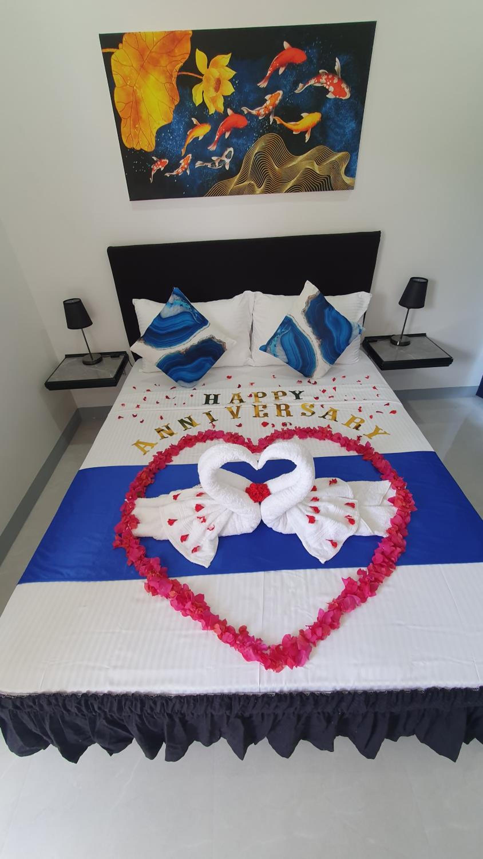 Queen Room with Pool View - Photo 18