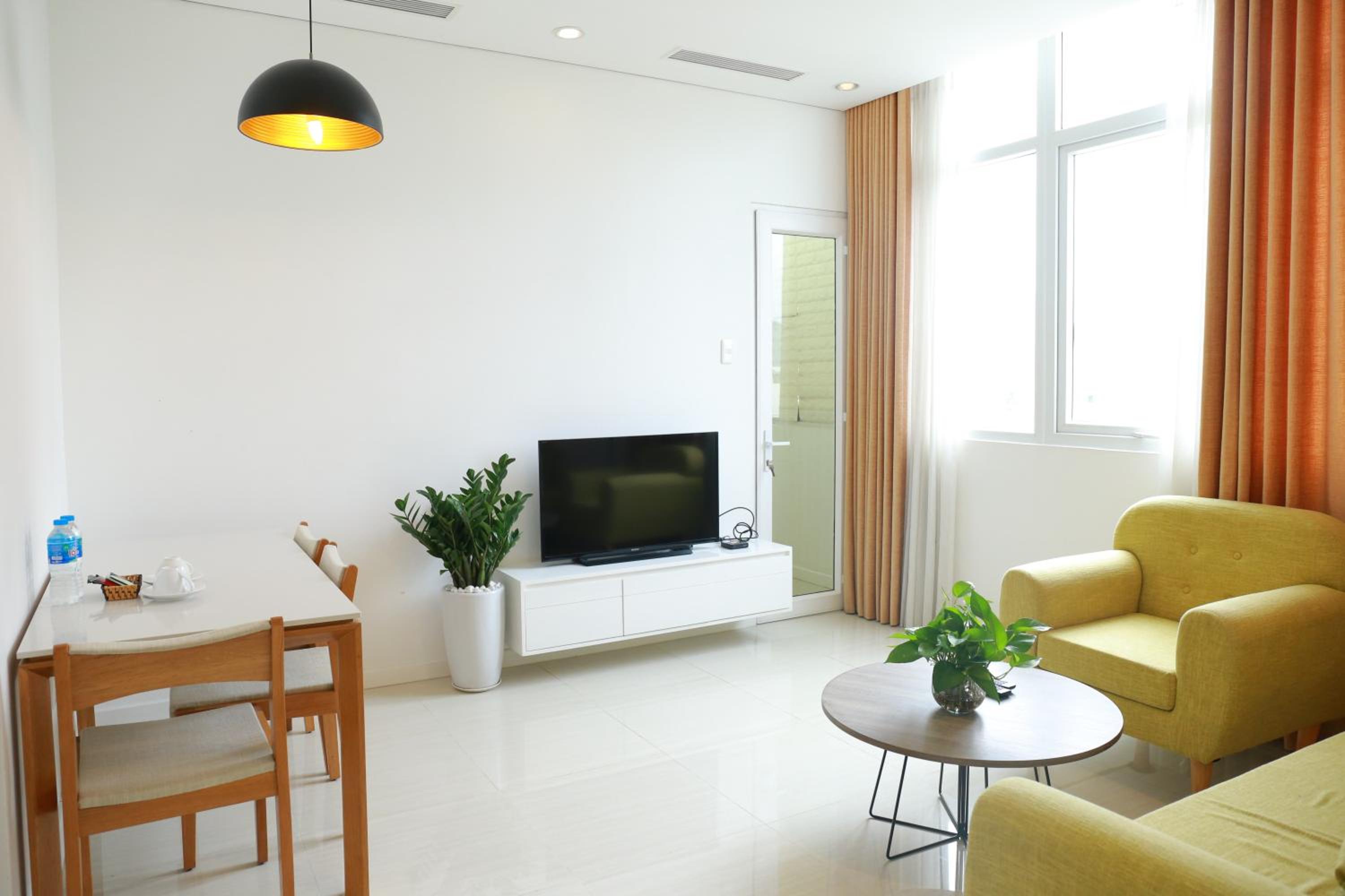 One-Bedroom Apartment