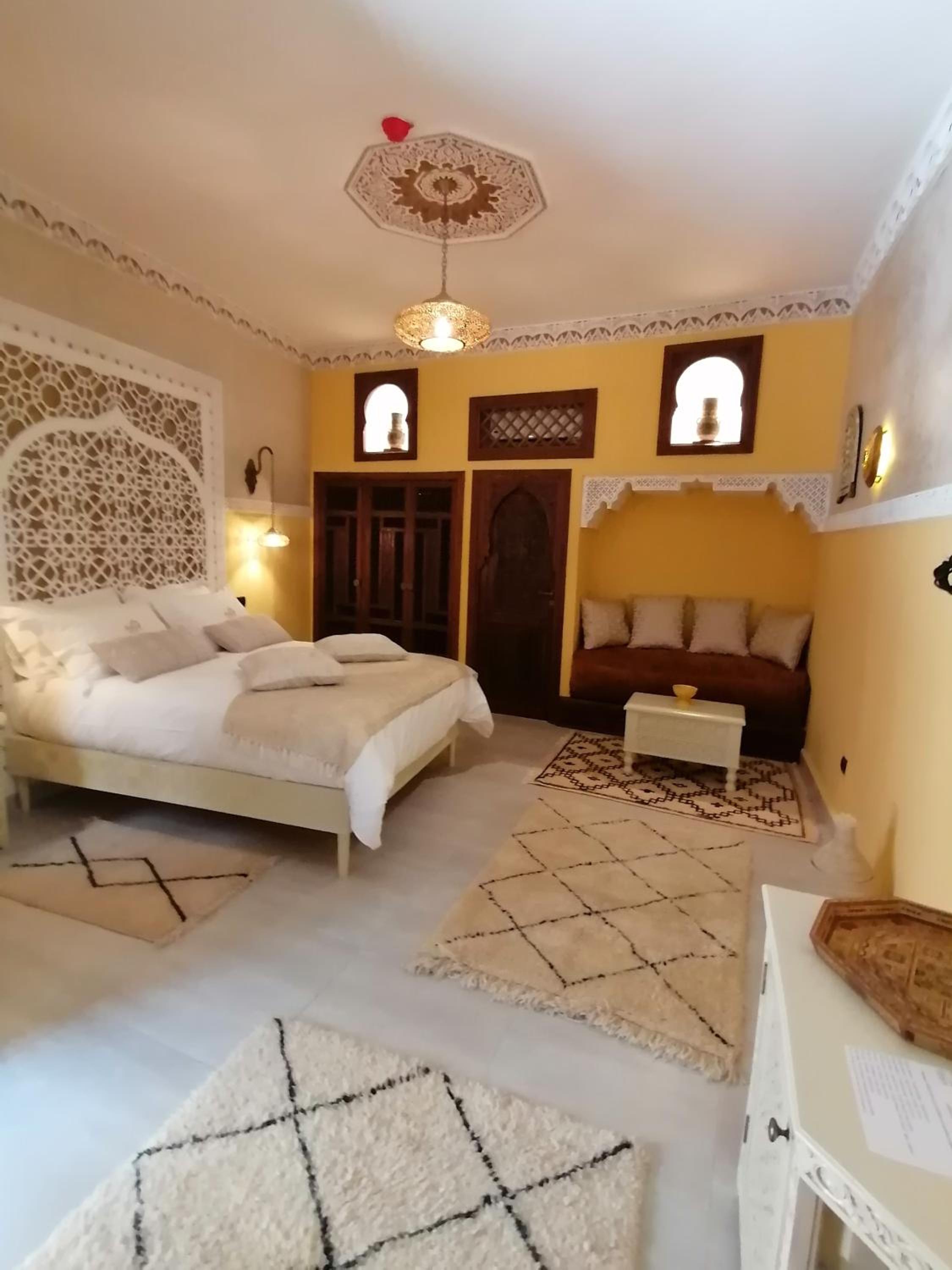 Deluxe Suite - Photo 2