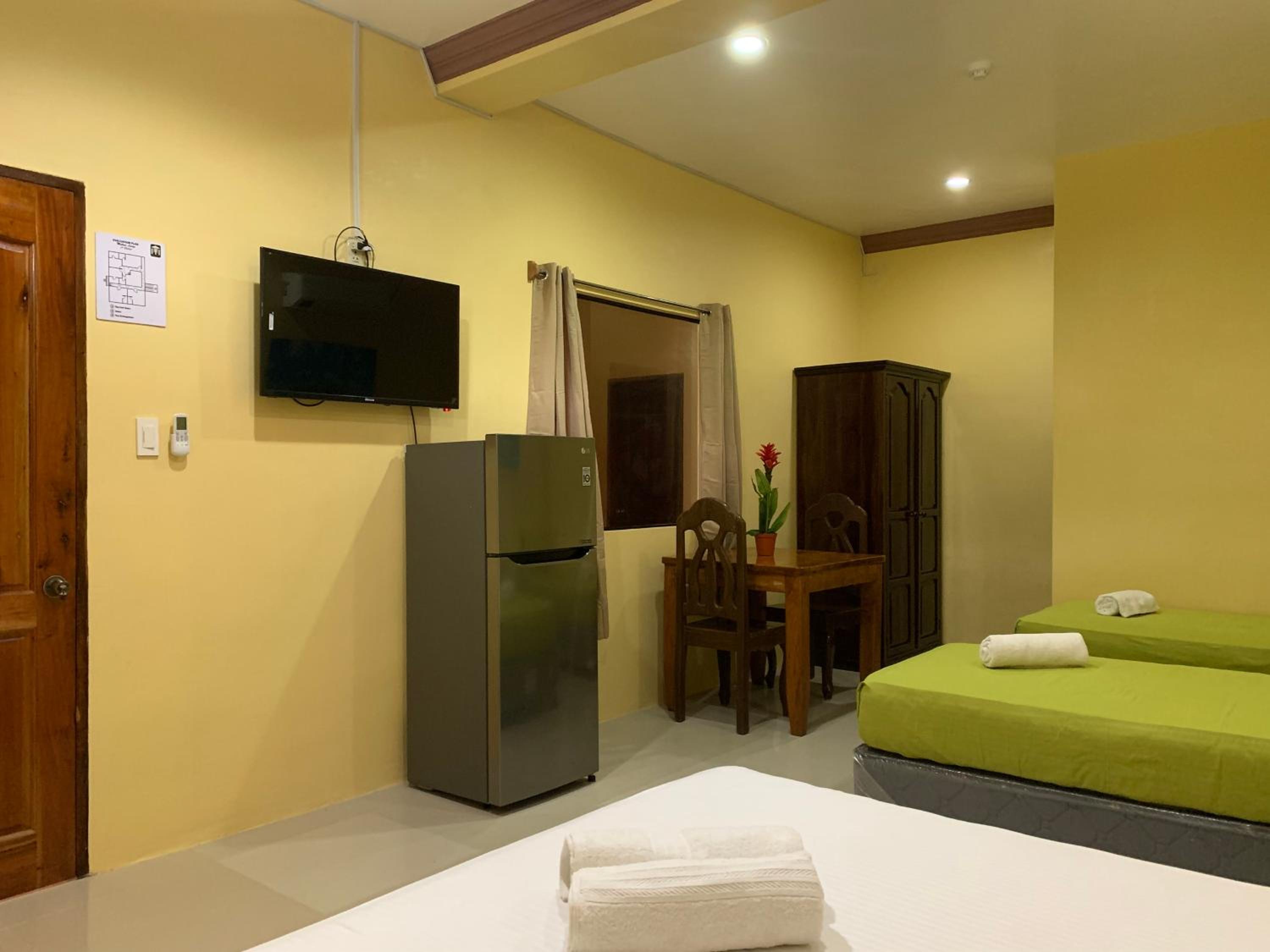 Deluxe Family Room - Photo 8