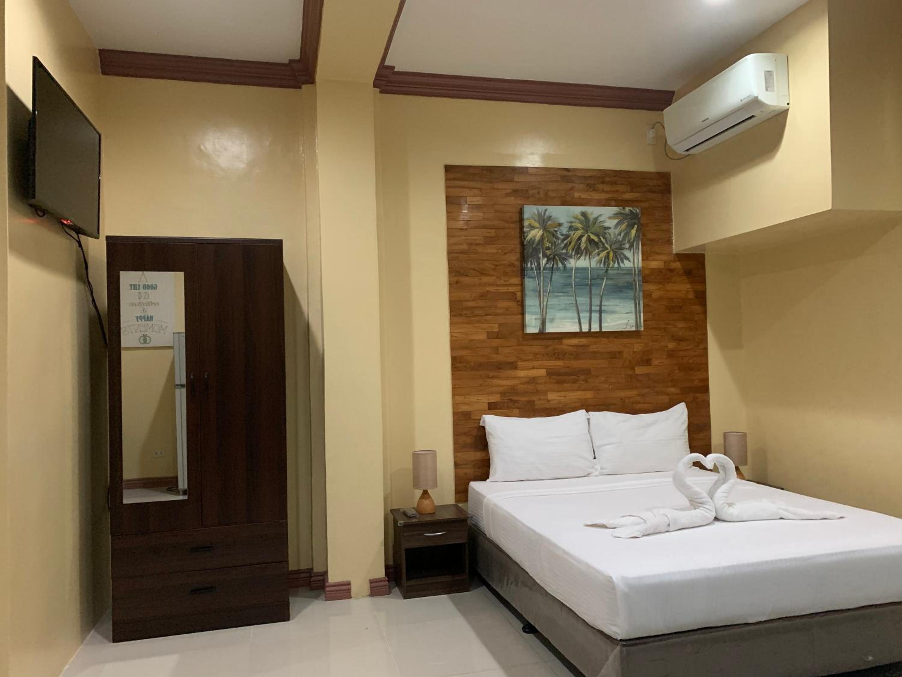 Deluxe Family Room - Photo 10