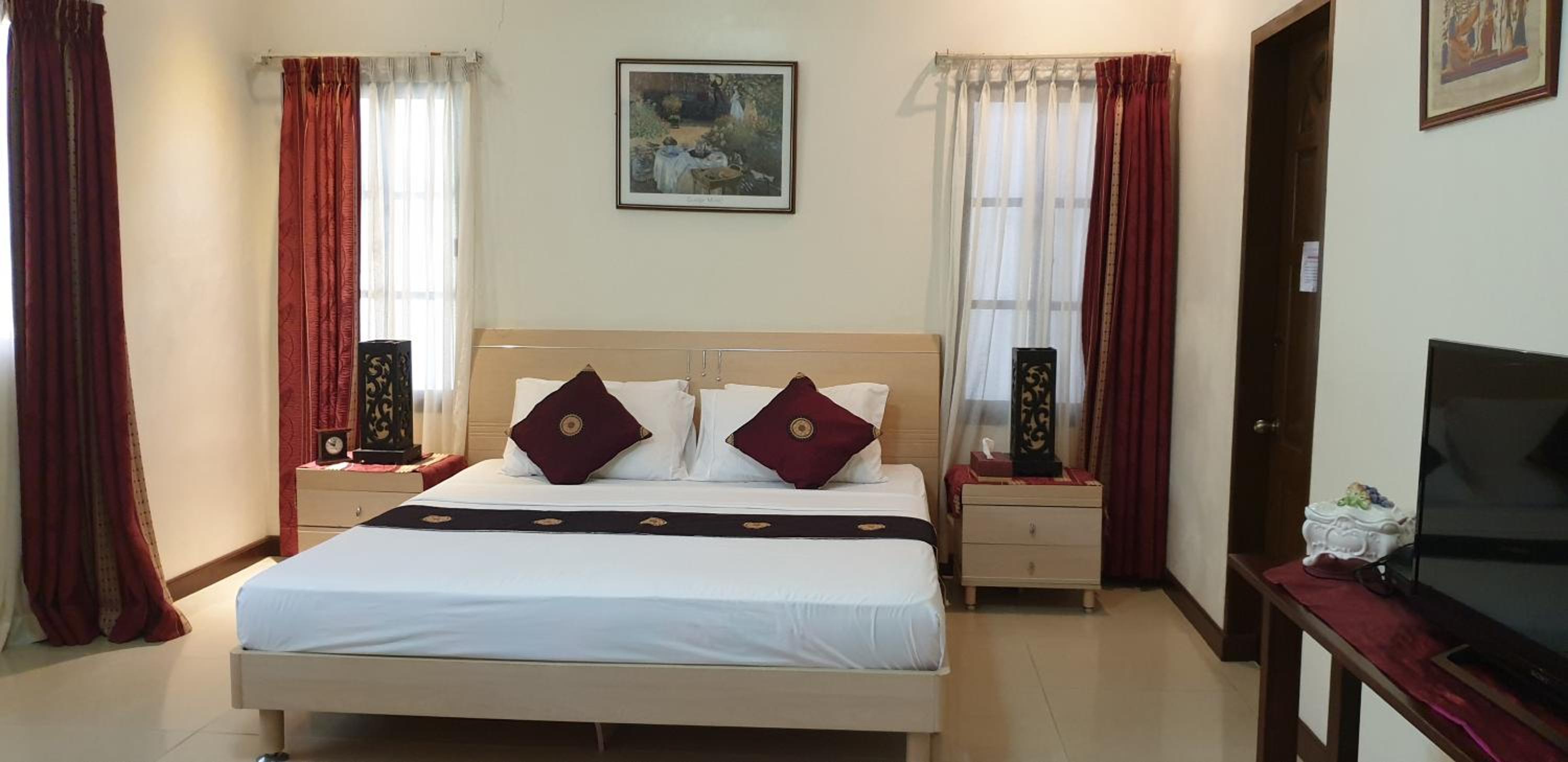 Deluxe King Suite