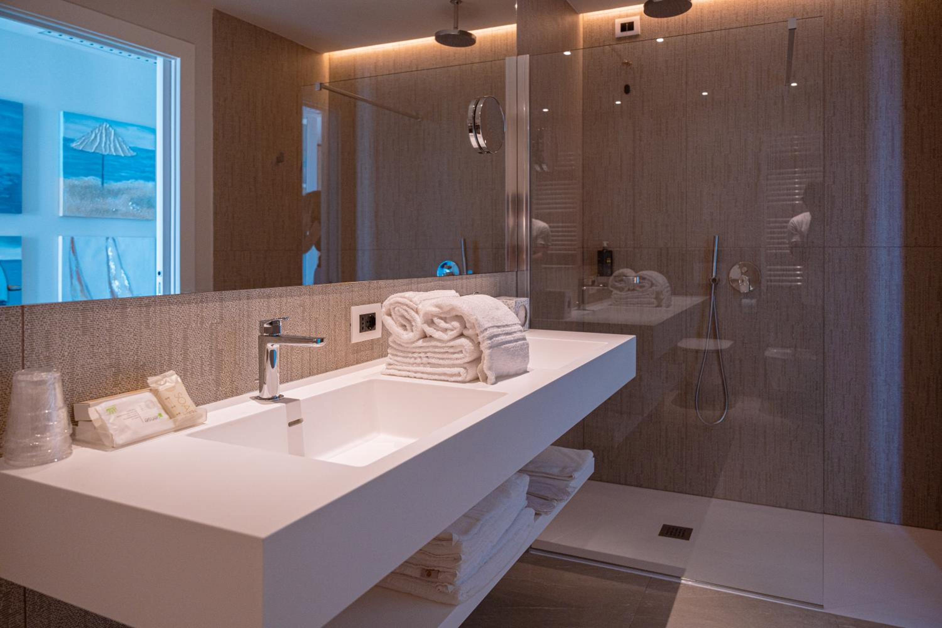 Queen Suite with Sea View