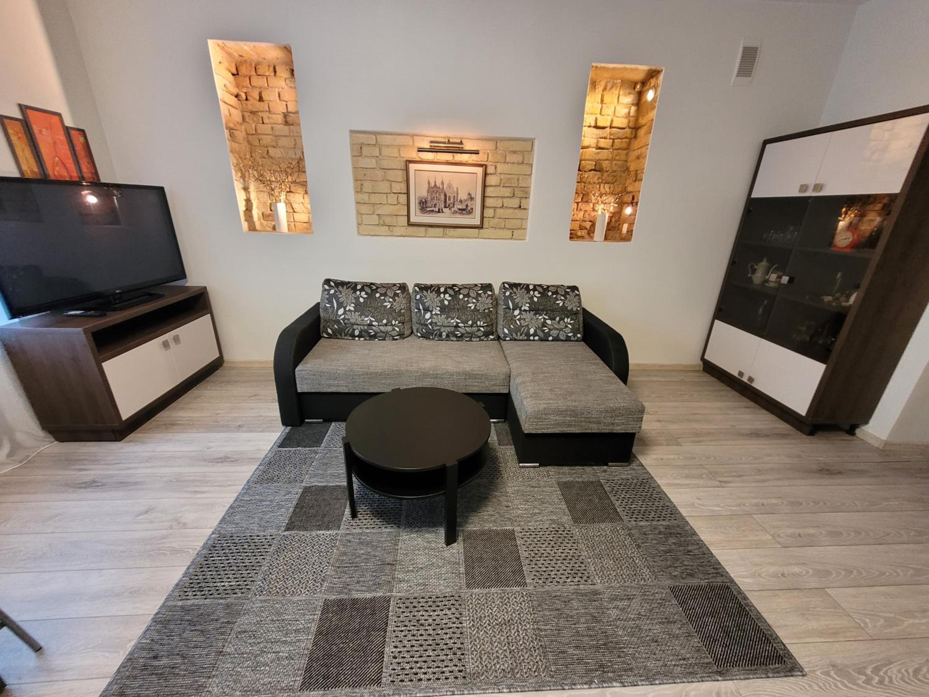 Apartment - Photo 2