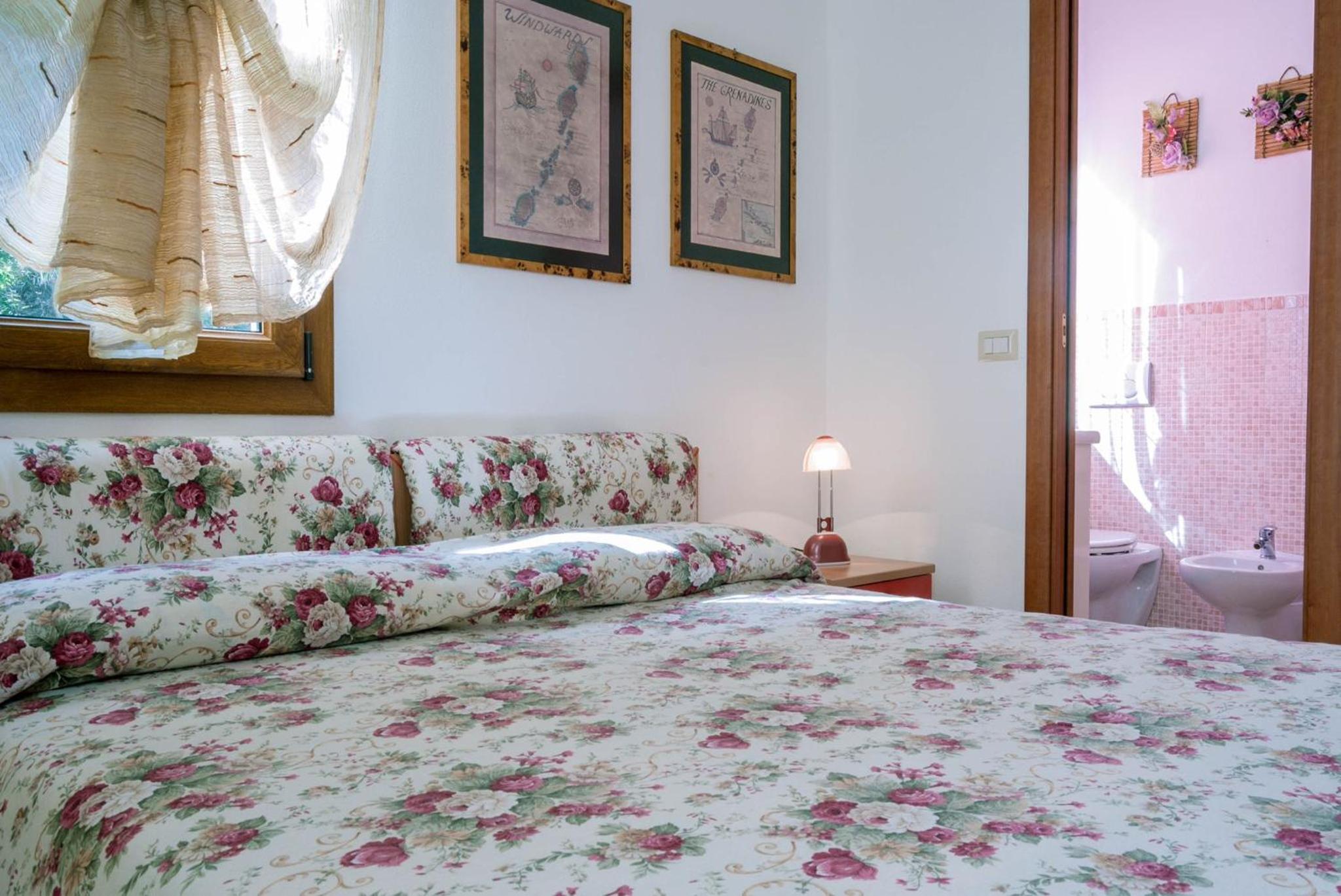 Double or Twin Room with Private Bathroom
