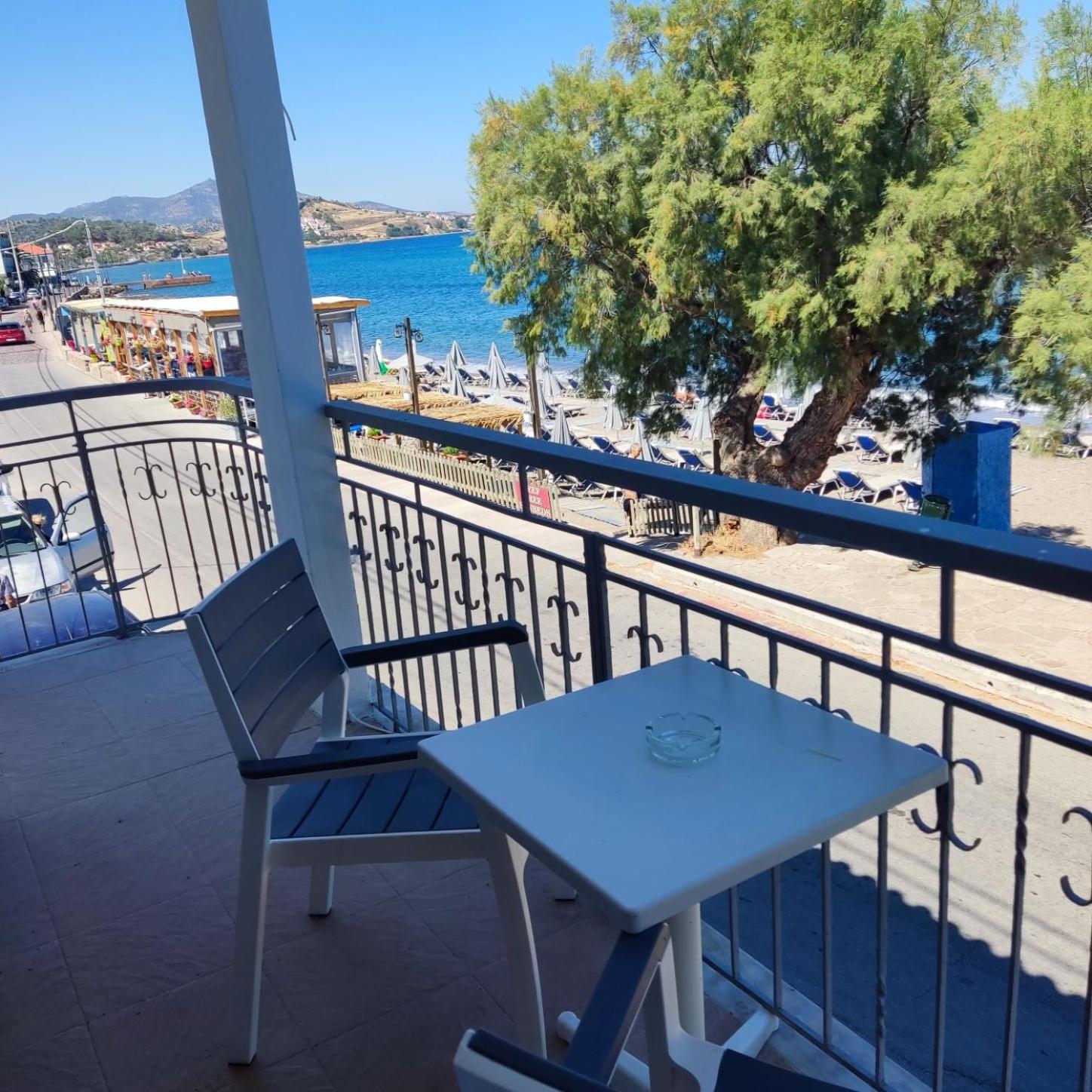 Twin Room with Sea View photo 3
