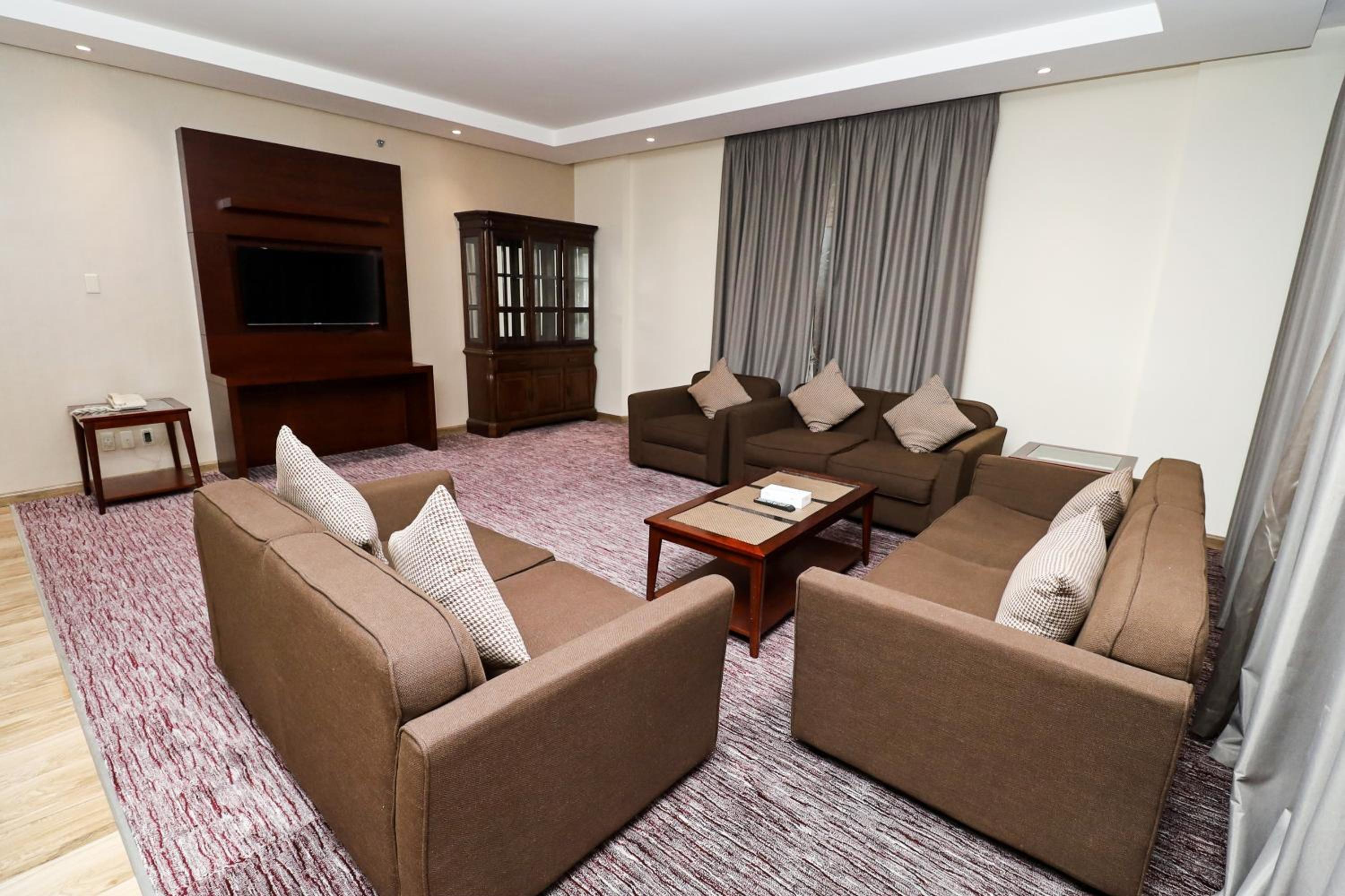 Two-Bedroom Apartment - Photo 11