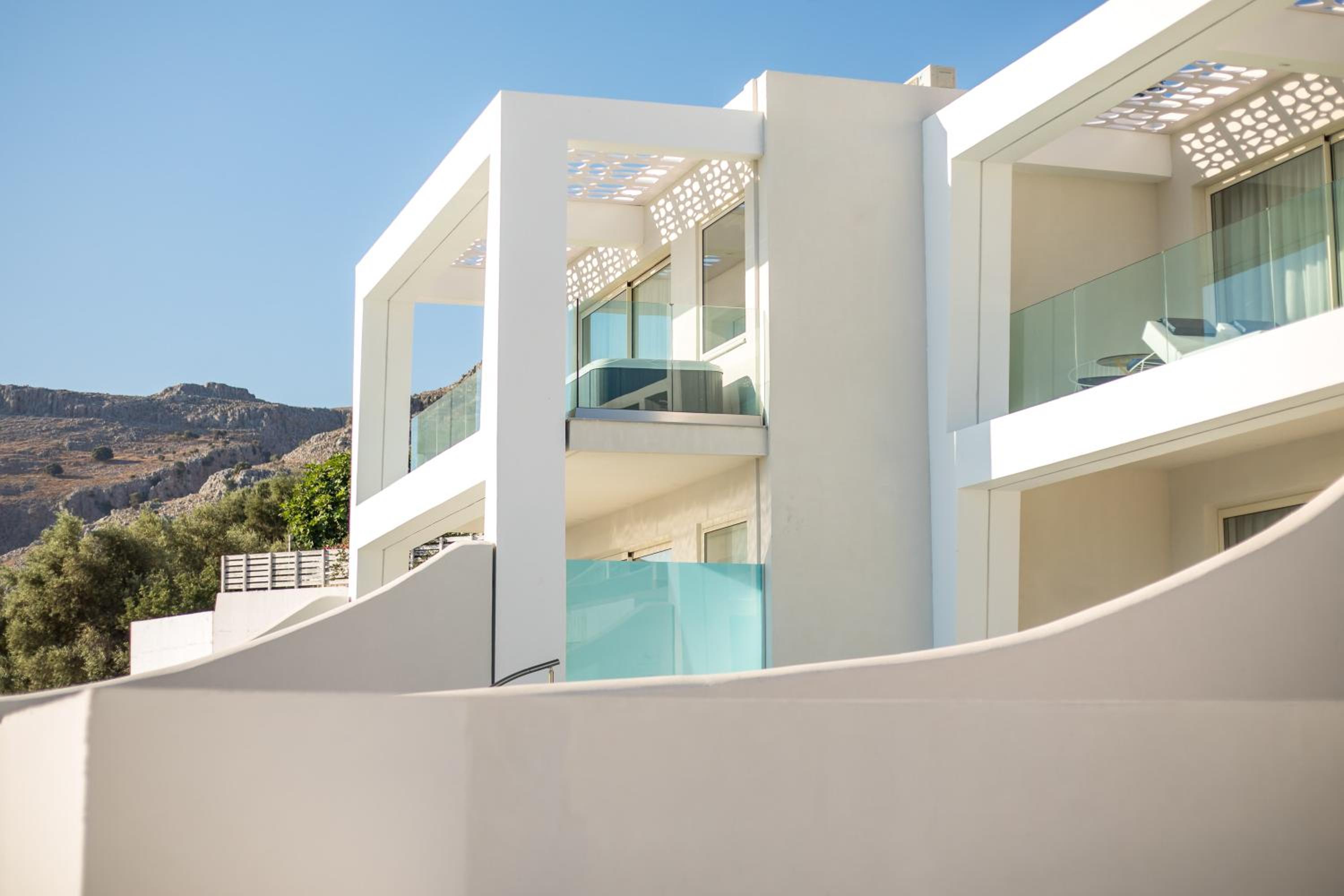Executive Suite with Sea View & Jacuzzi (Adults Only)  - Photo 4
