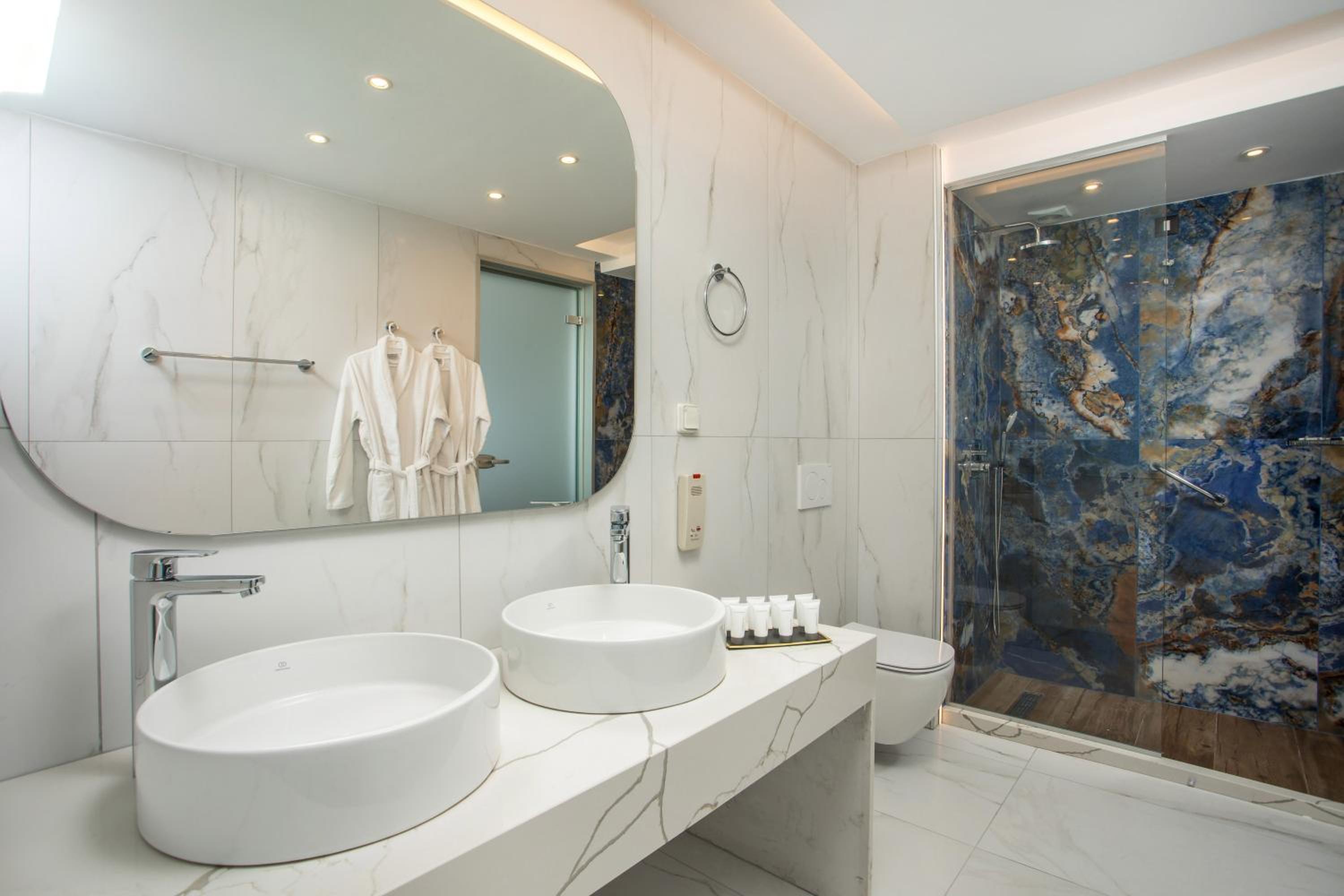 Executive Suite with Sea View & Jacuzzi (Adults Only)  - Photo 11