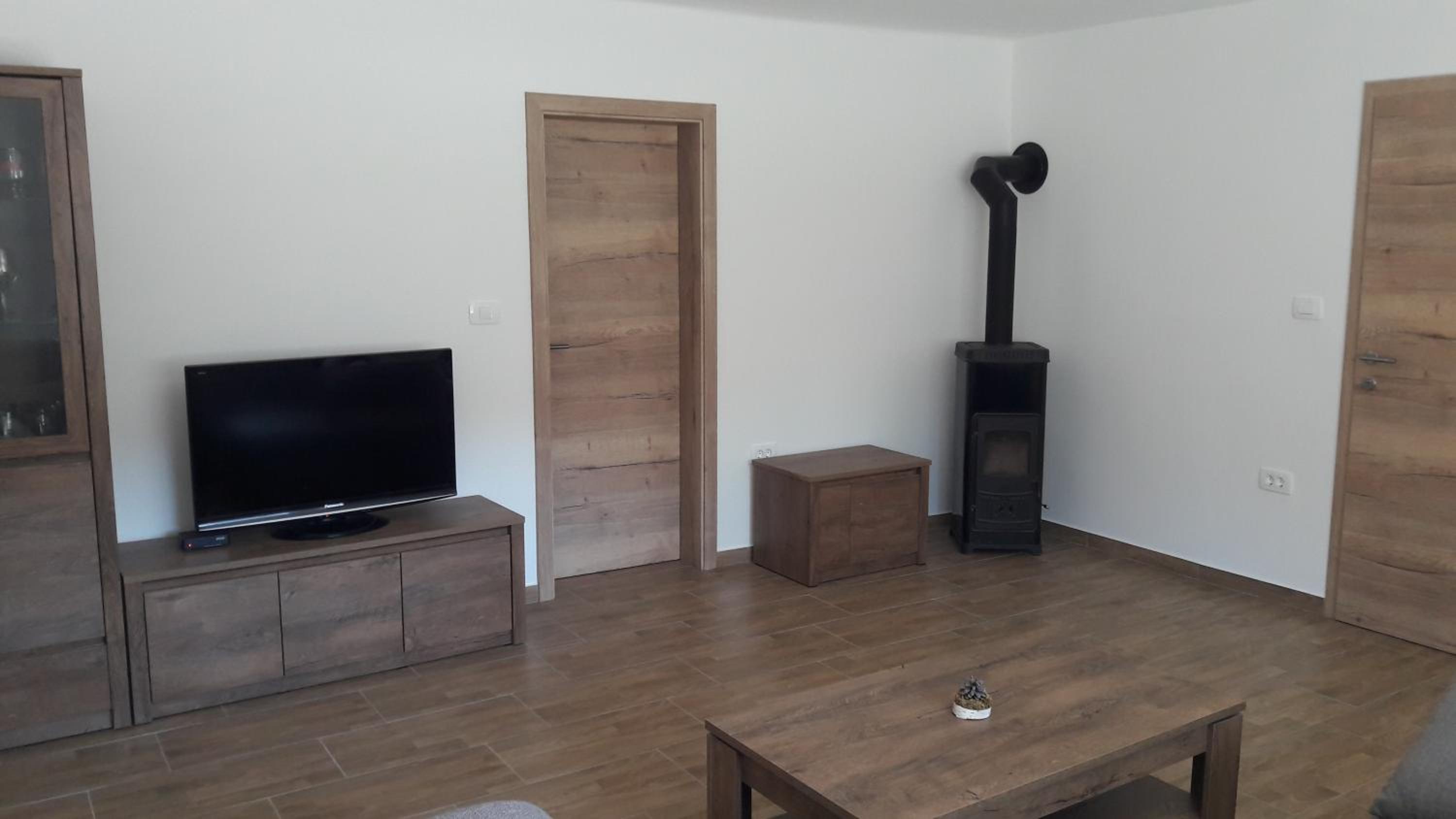 One-Bedroom Apartment - Photo 4