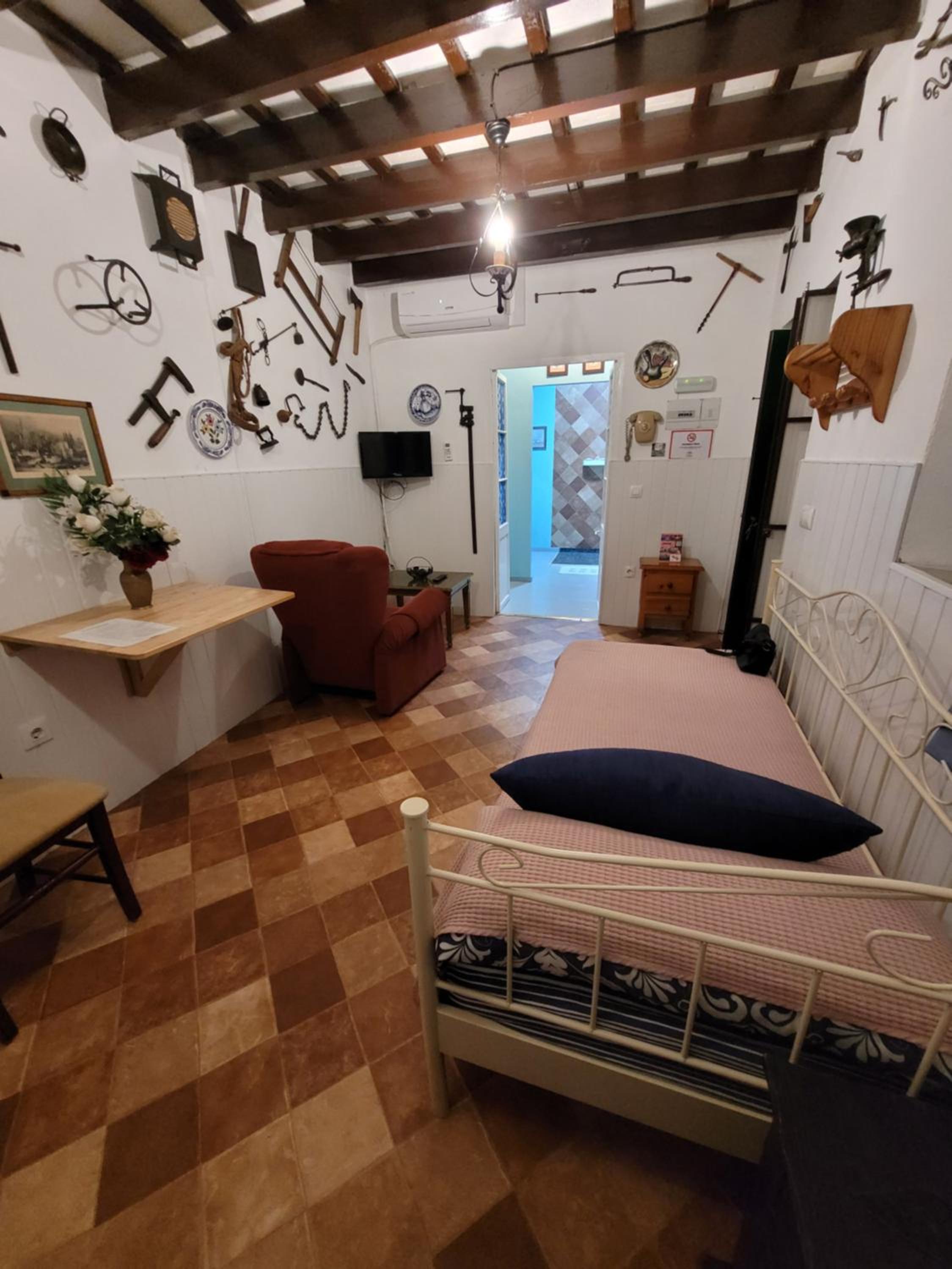 One-Bedroom Apartment (1 Adults) - Photo 1