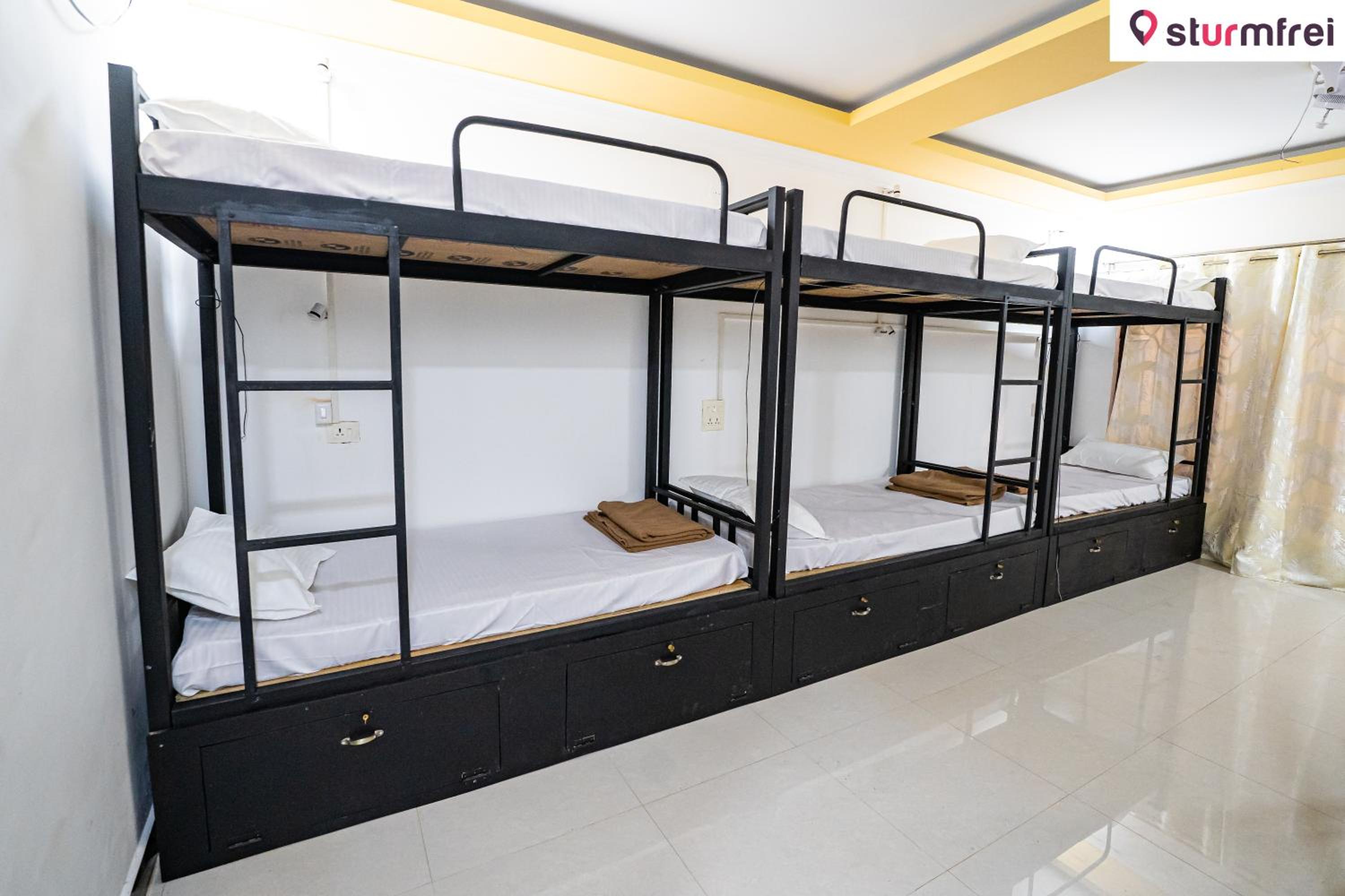 Bed in 8-Bed Mixed Dormitory Room photo 3