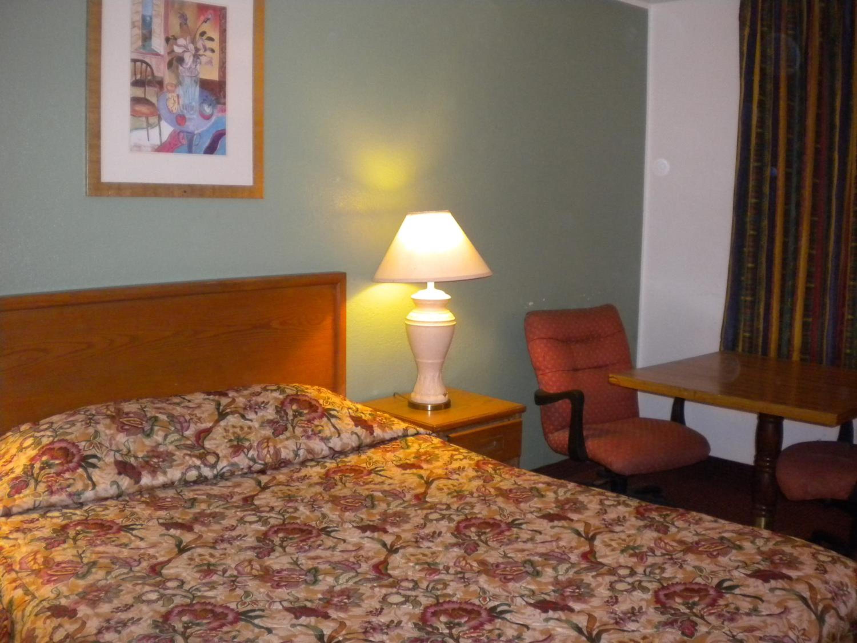 Standard Queen Room photo 2