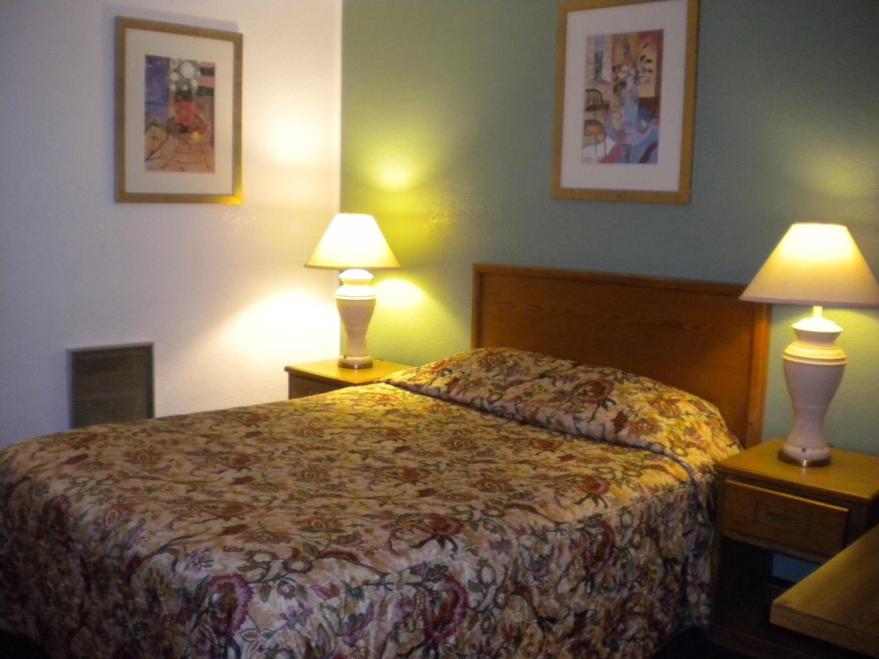 Standard Queen Room photo 3