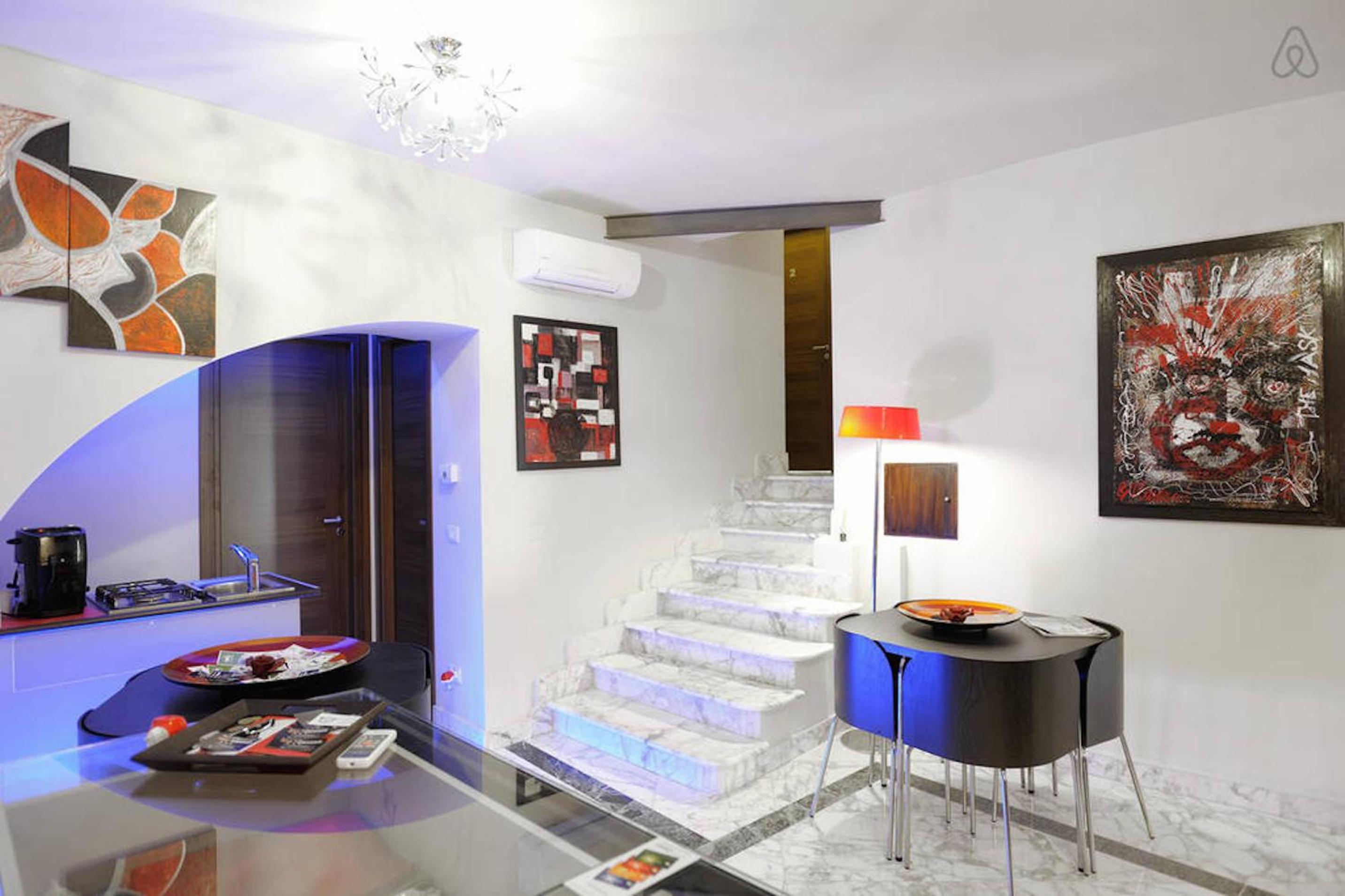 Double Room with Balcony - Photo 26