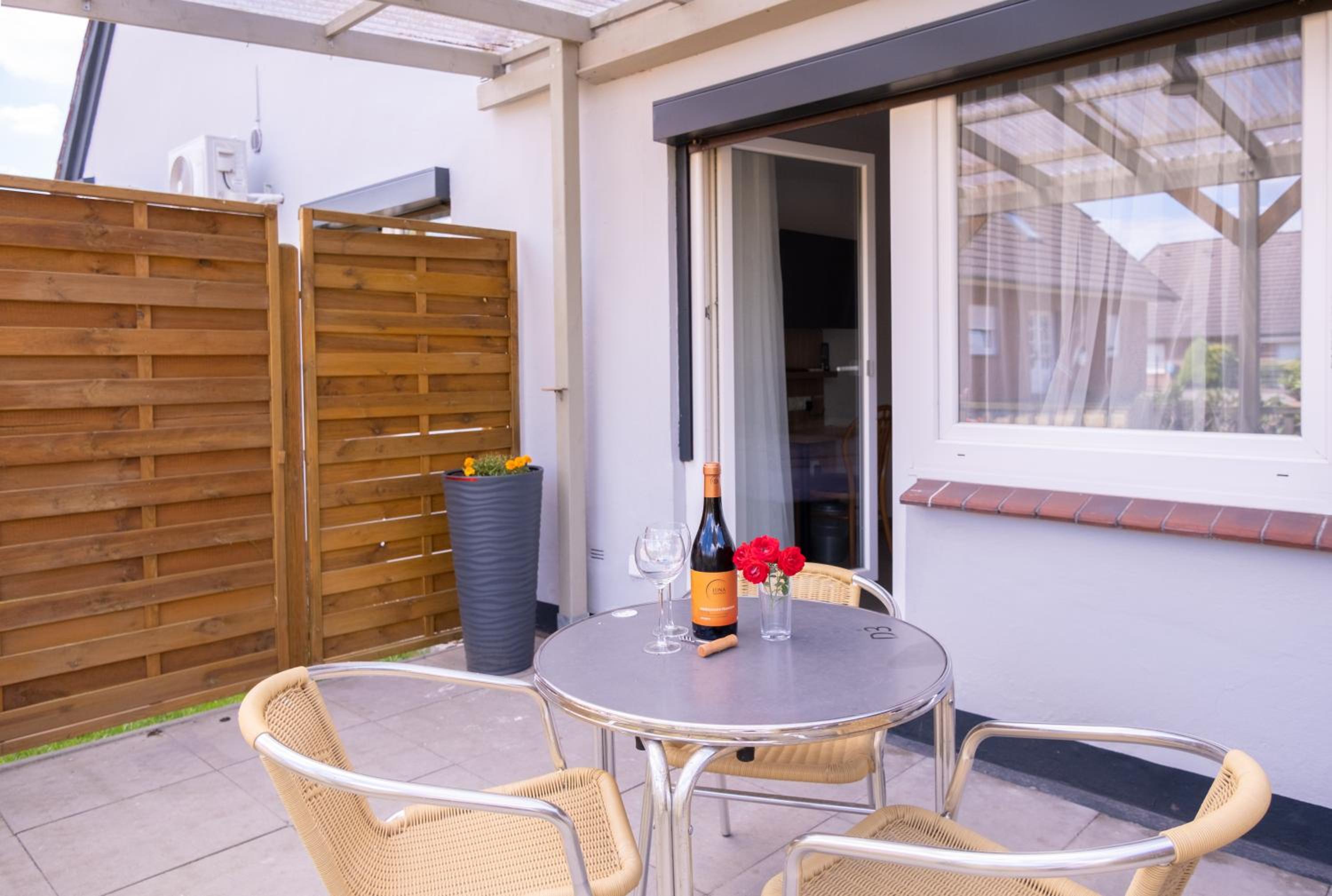 Double Room with Terrace - Photo 3