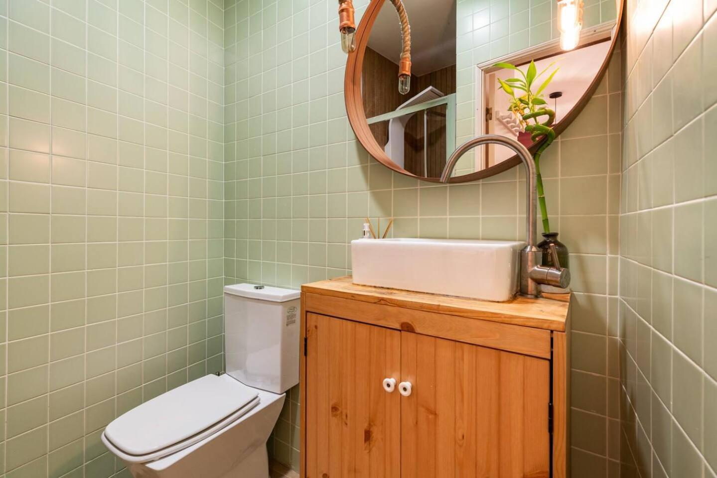 One-Bedroom Apartment - Photo 6