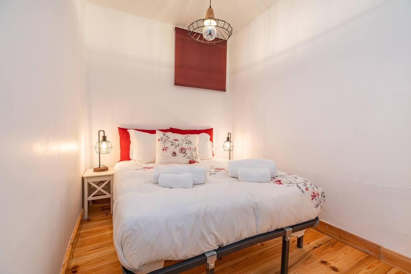 One-Bedroom Apartment - Photo 1