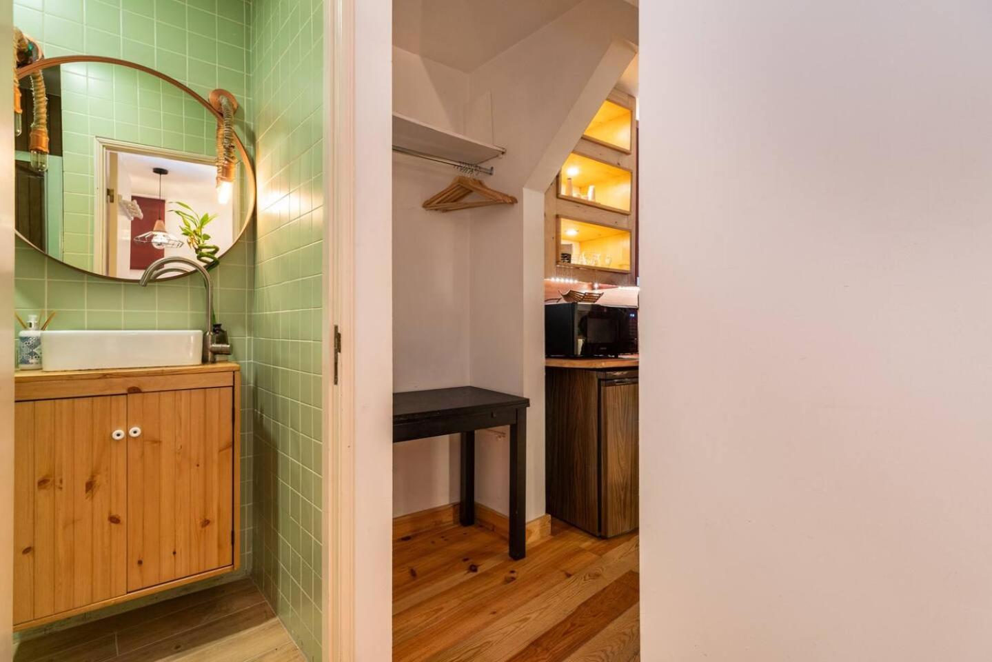 One-Bedroom Apartment - Photo 10