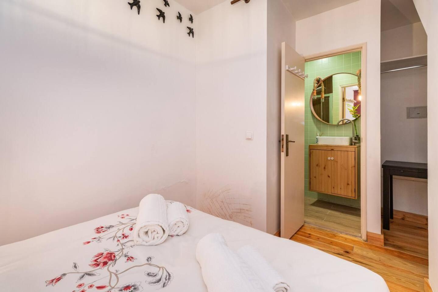 One-Bedroom Apartment - Photo 12