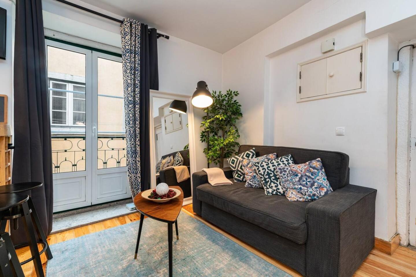 One-Bedroom Apartment - Photo 15