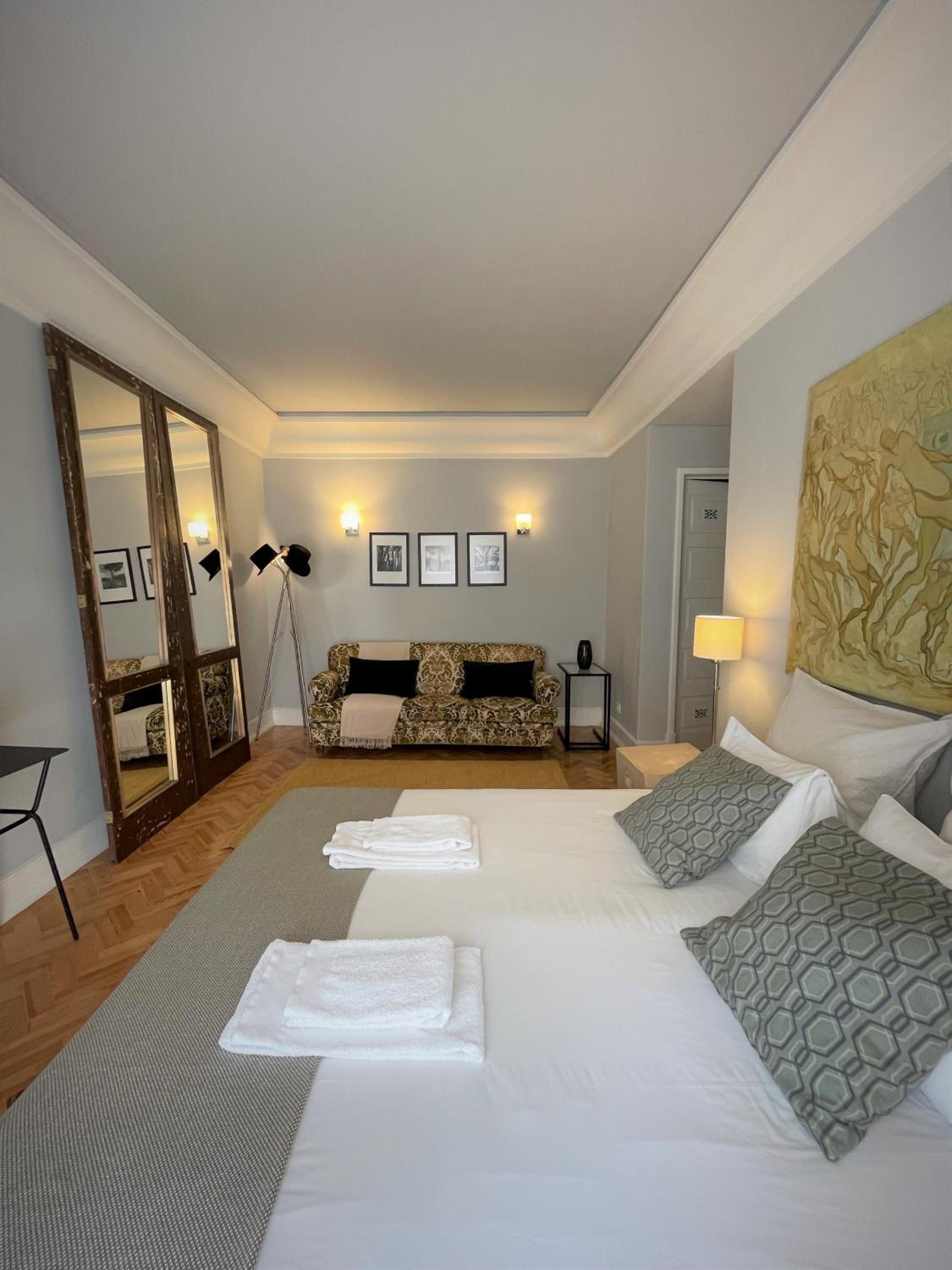 Double or Twin Room with Private Bathroom photo 2