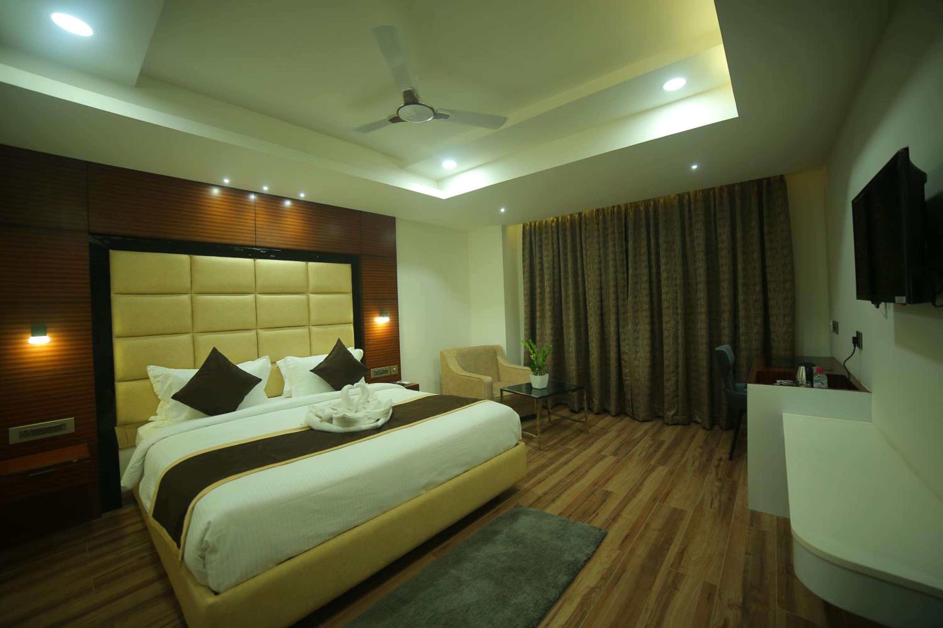 Double or Twin Room - Photo 7