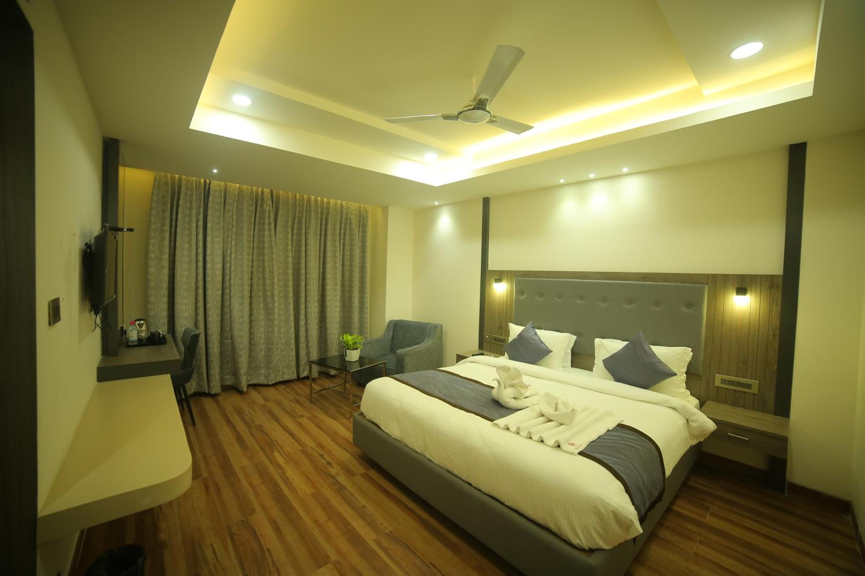 Double or Twin Room - Photo 6