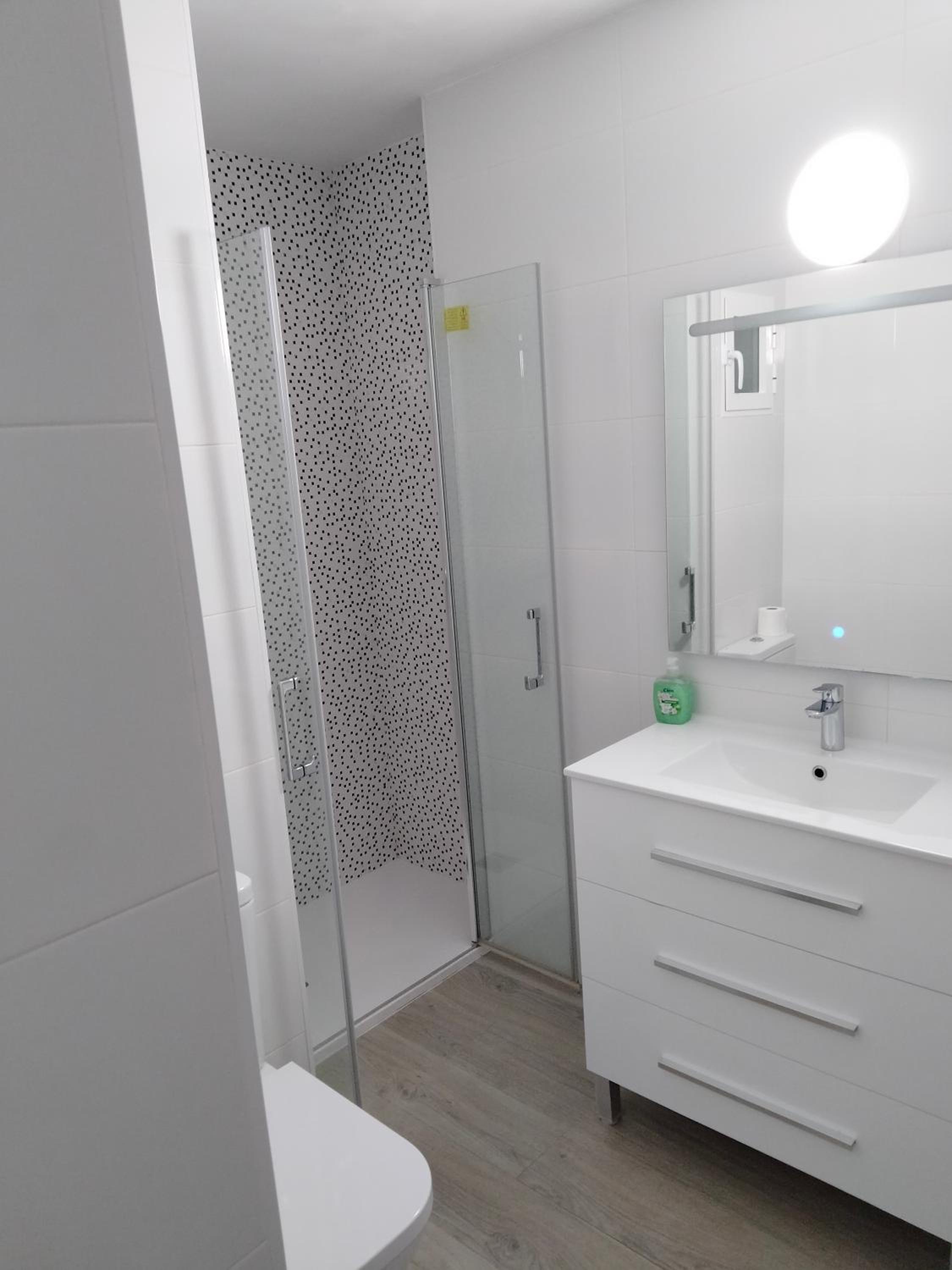 Apartment with Sea View - Photo 5