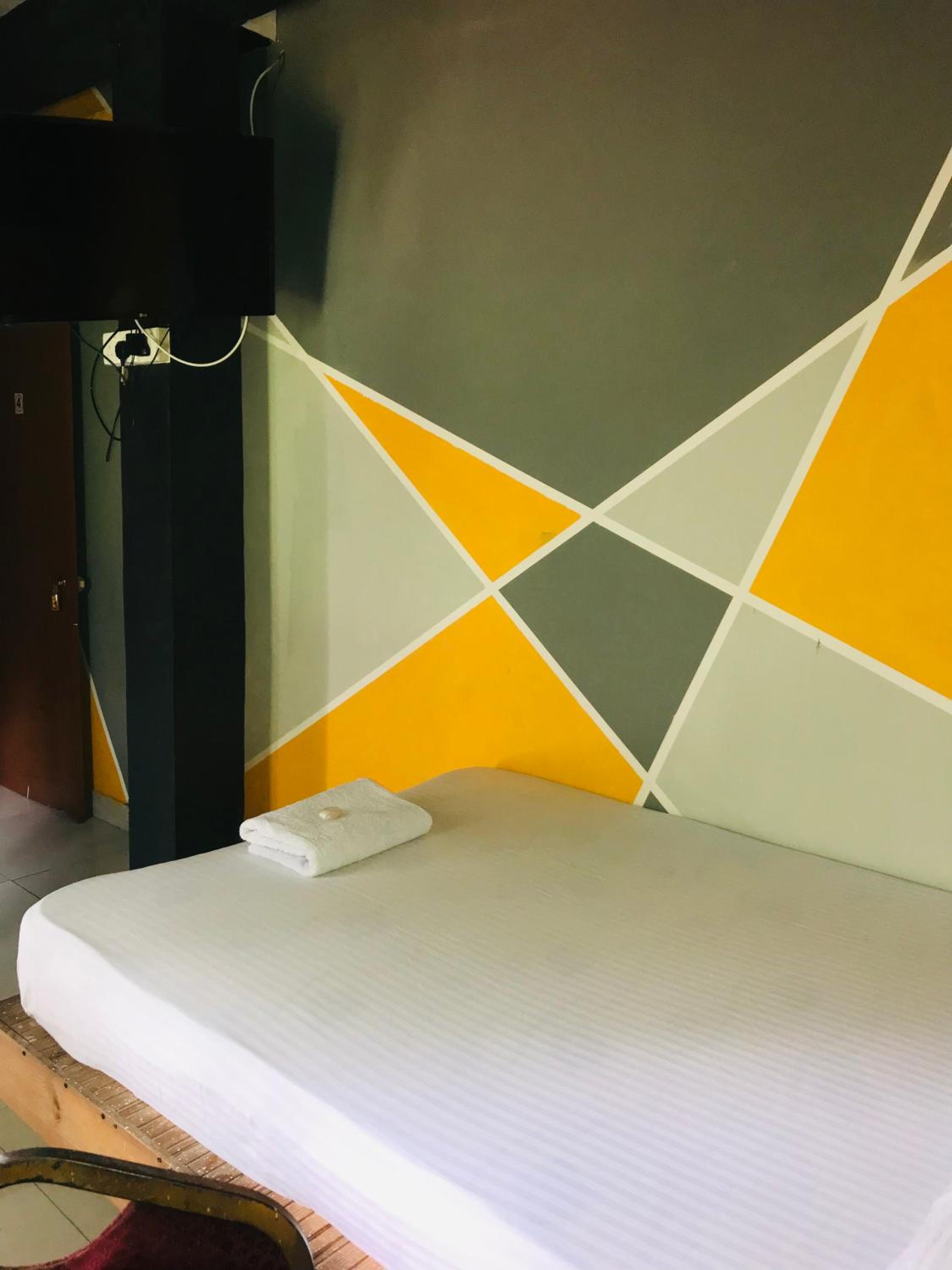 Budget Double Room - Non Air Conditioned photo 3