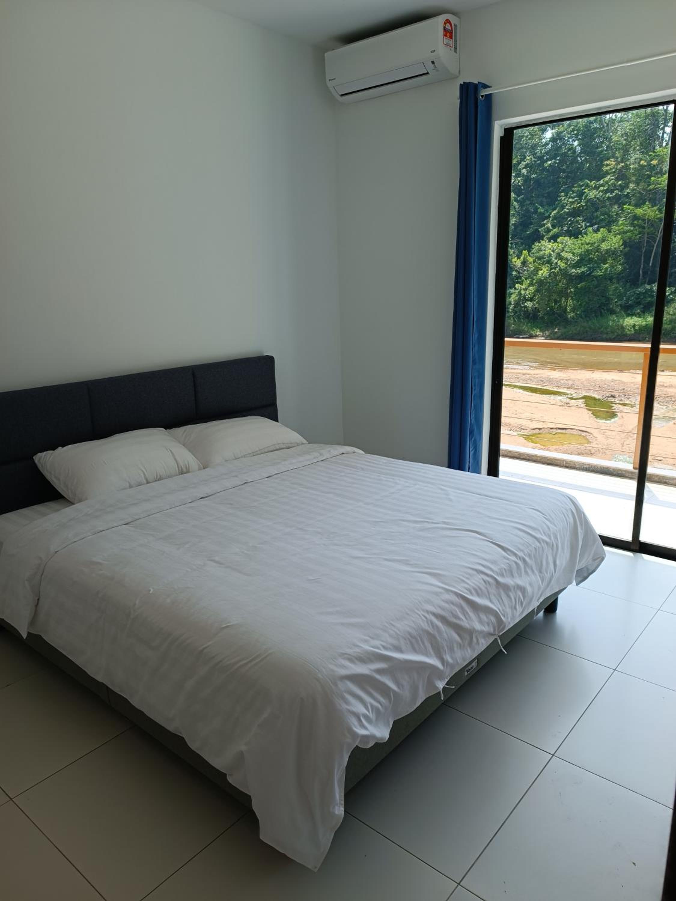 Deluxe King Room photo 2