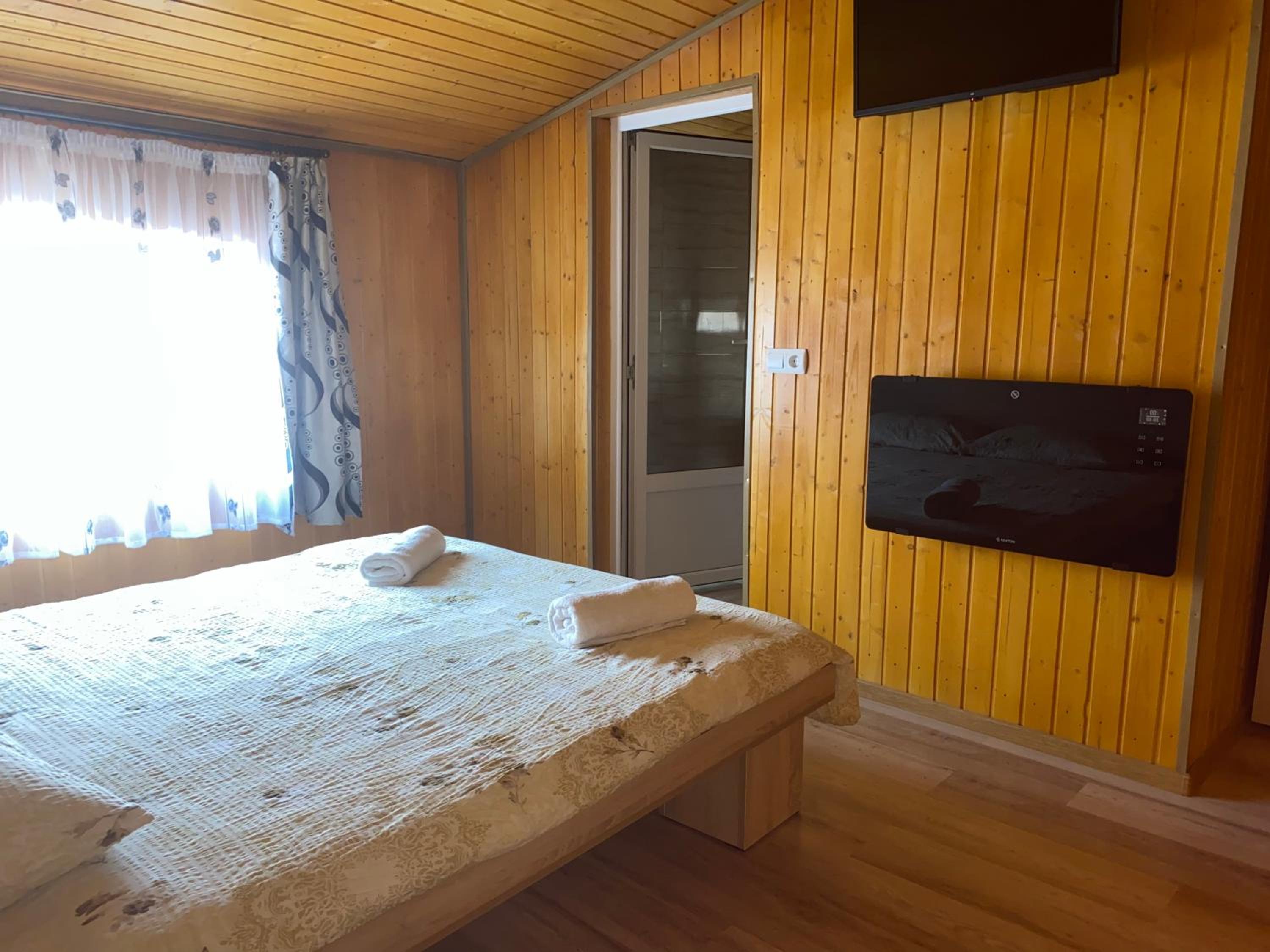 Double Room - Photo 2