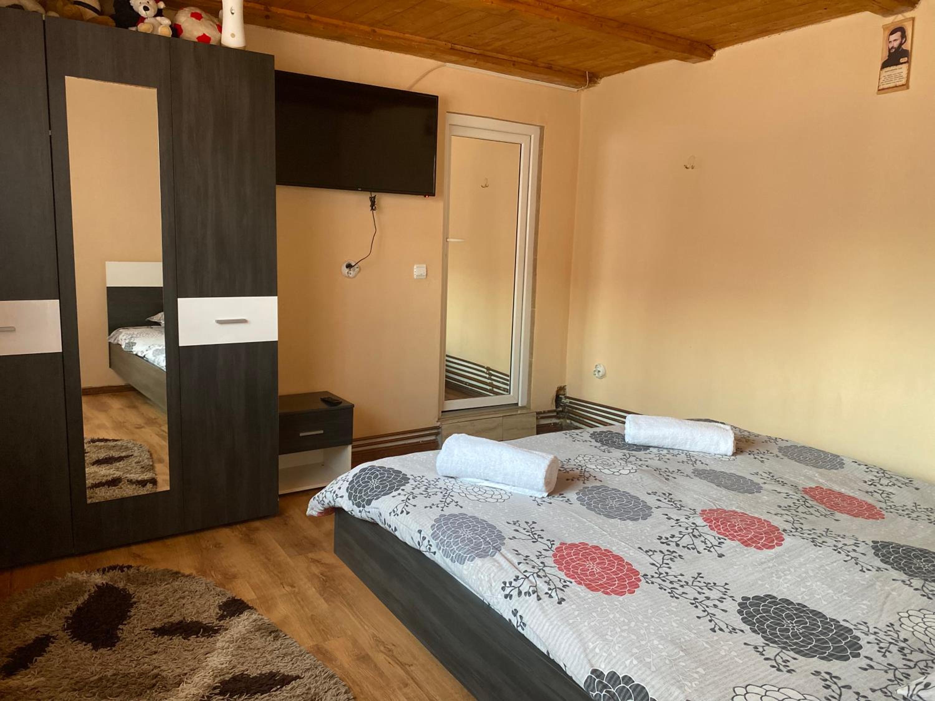 Double Room - Photo 6