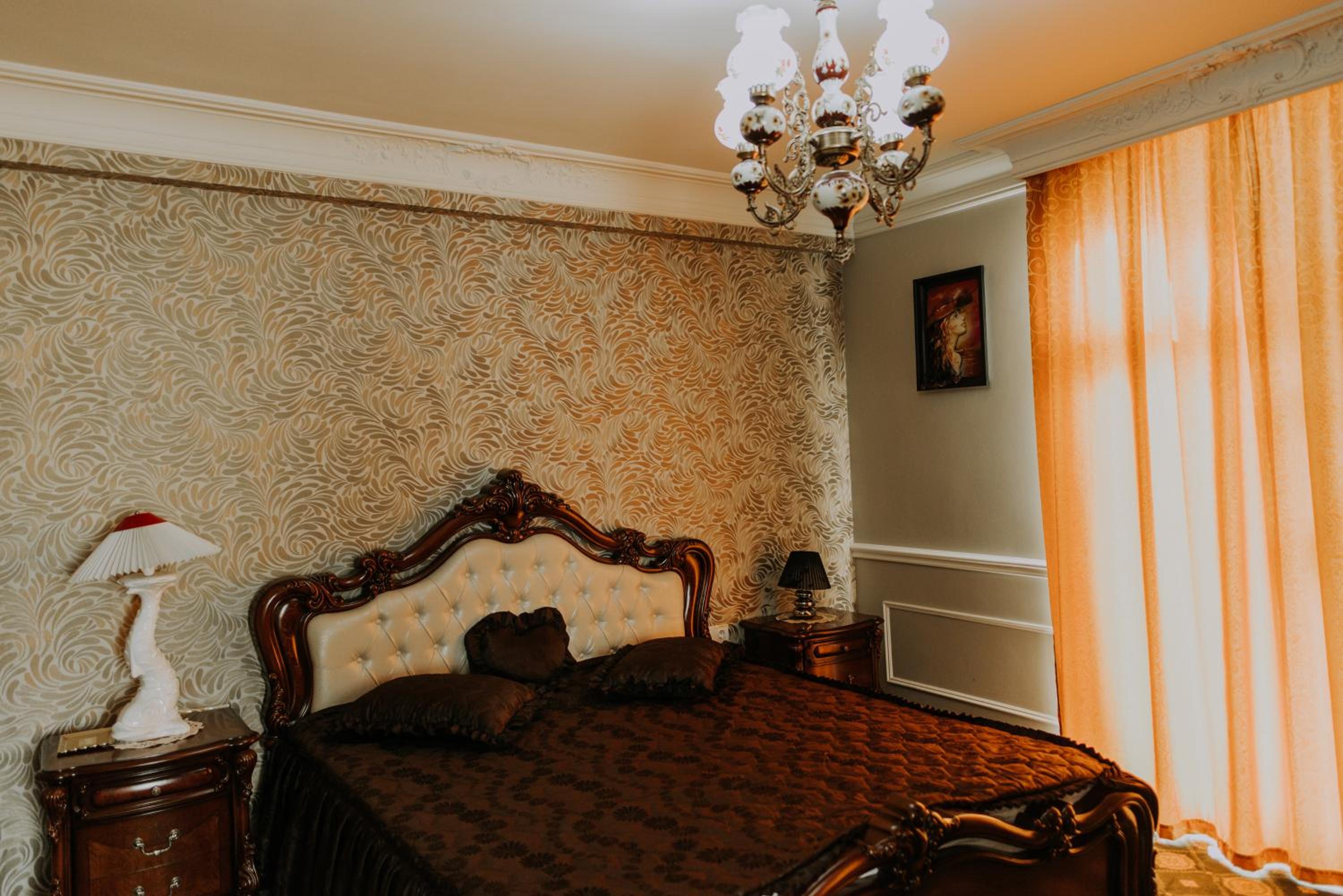 Large Double Room - Photo 4